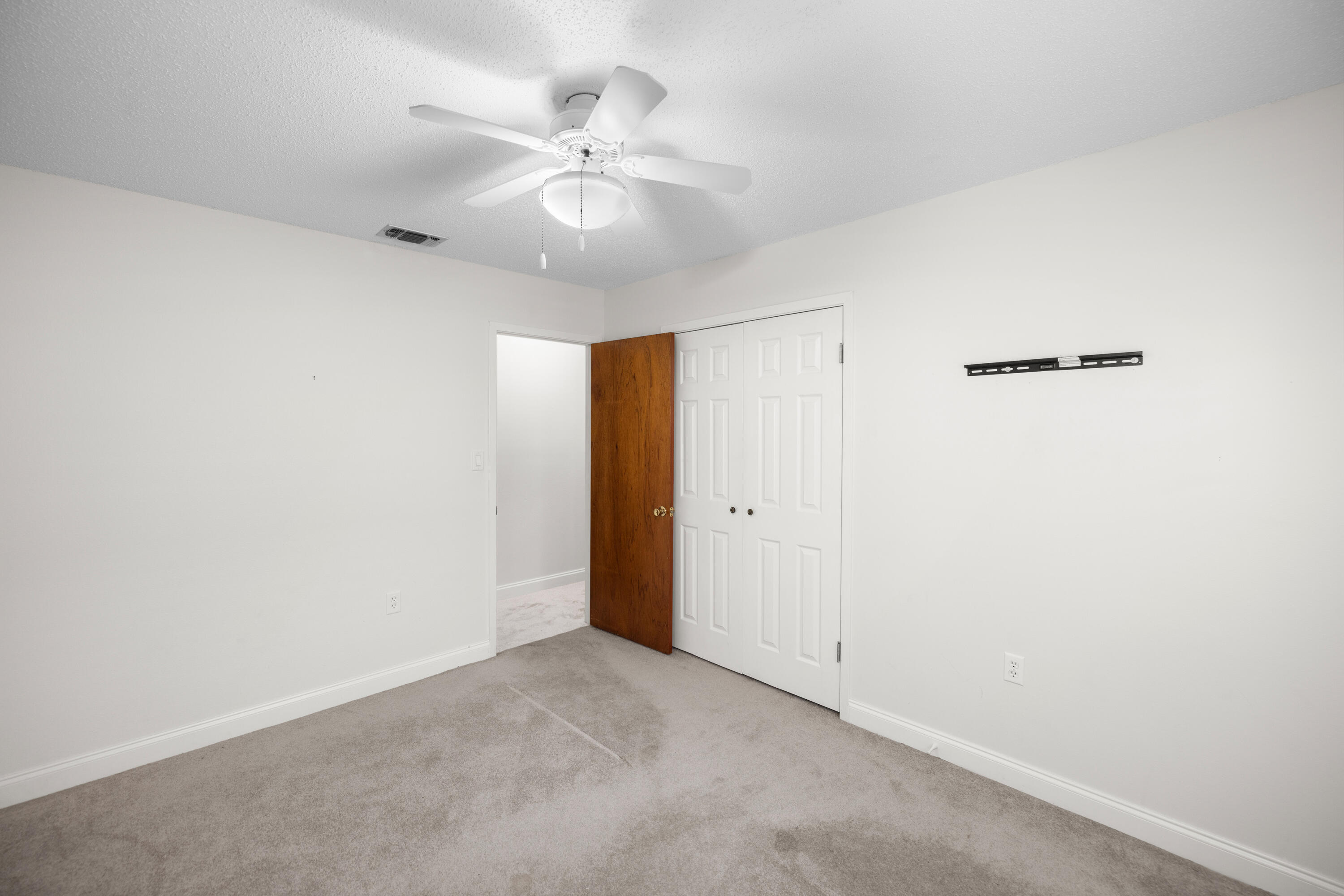 LAKE LORRAINE ESTATES 3 - Residential