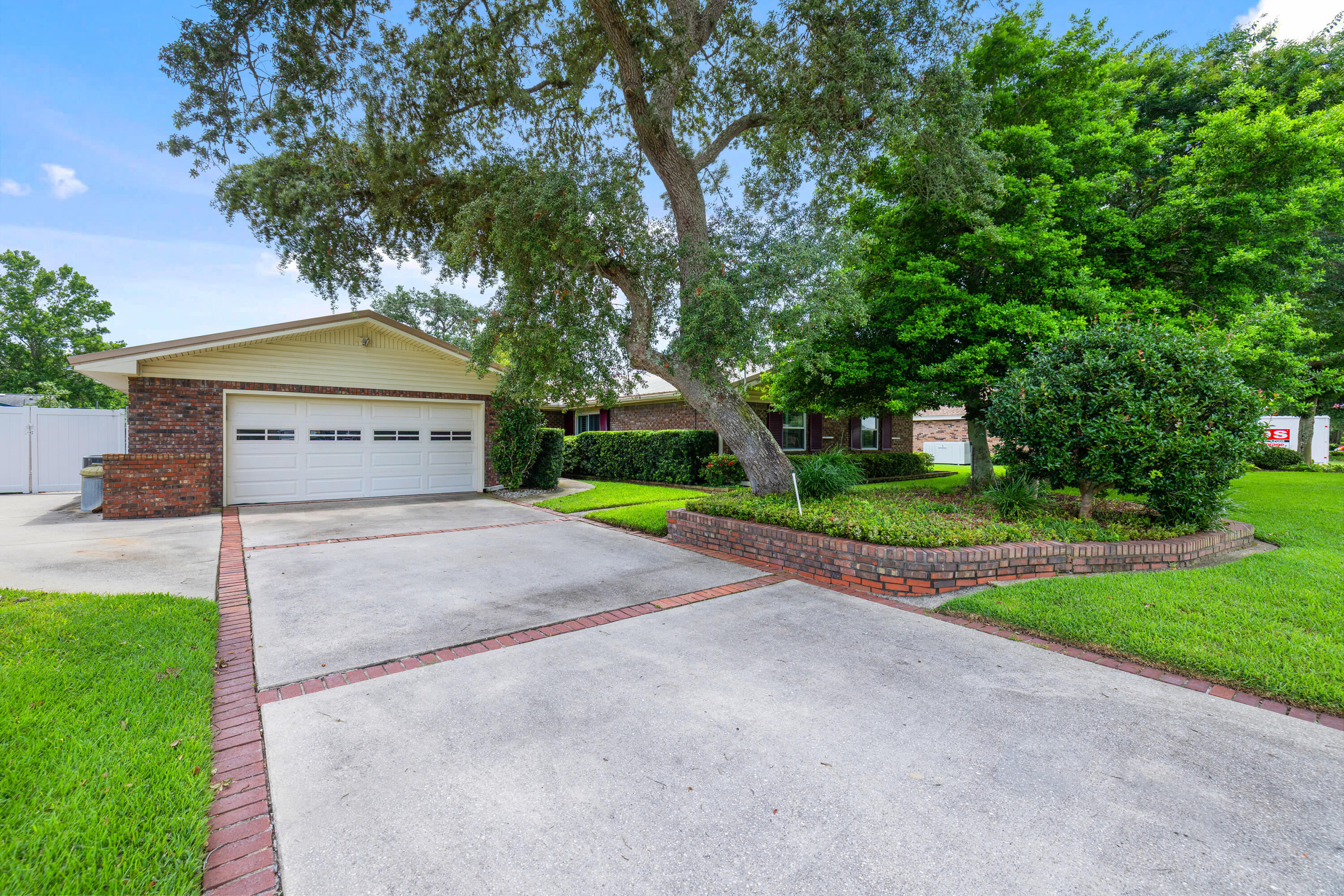 LAKE LORRAINE ESTATES 3 - Residential