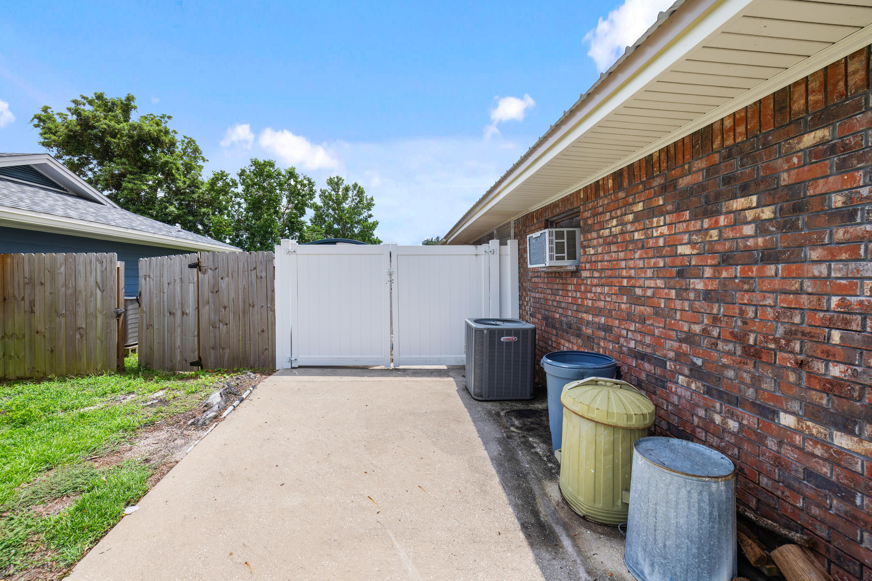 LAKE LORRAINE ESTATES 3 - Residential