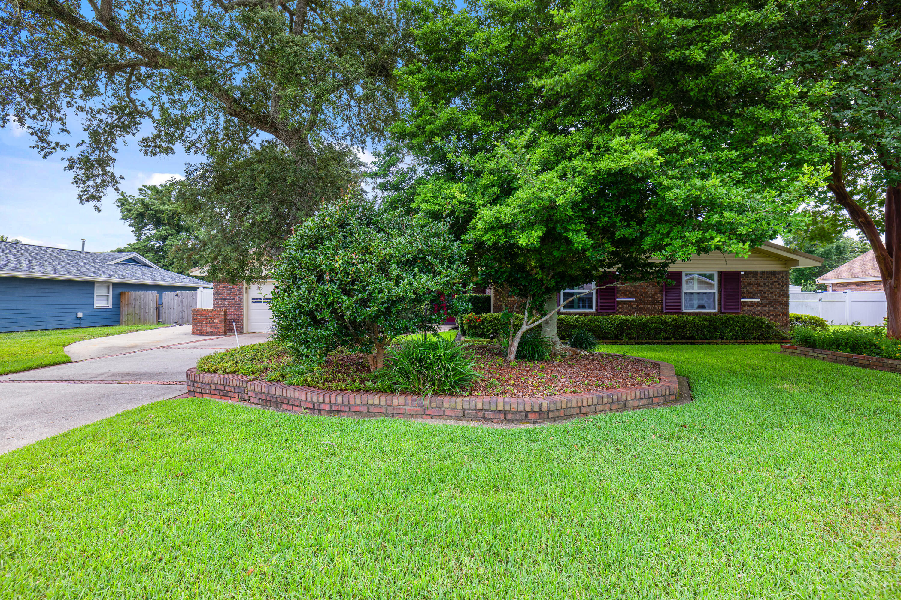 LAKE LORRAINE ESTATES 3 - Residential