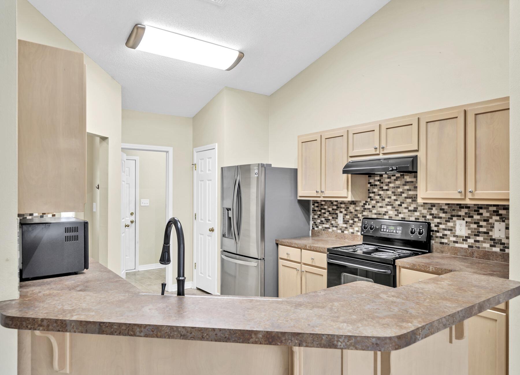 CREETWOOD PLACE - Residential Lease