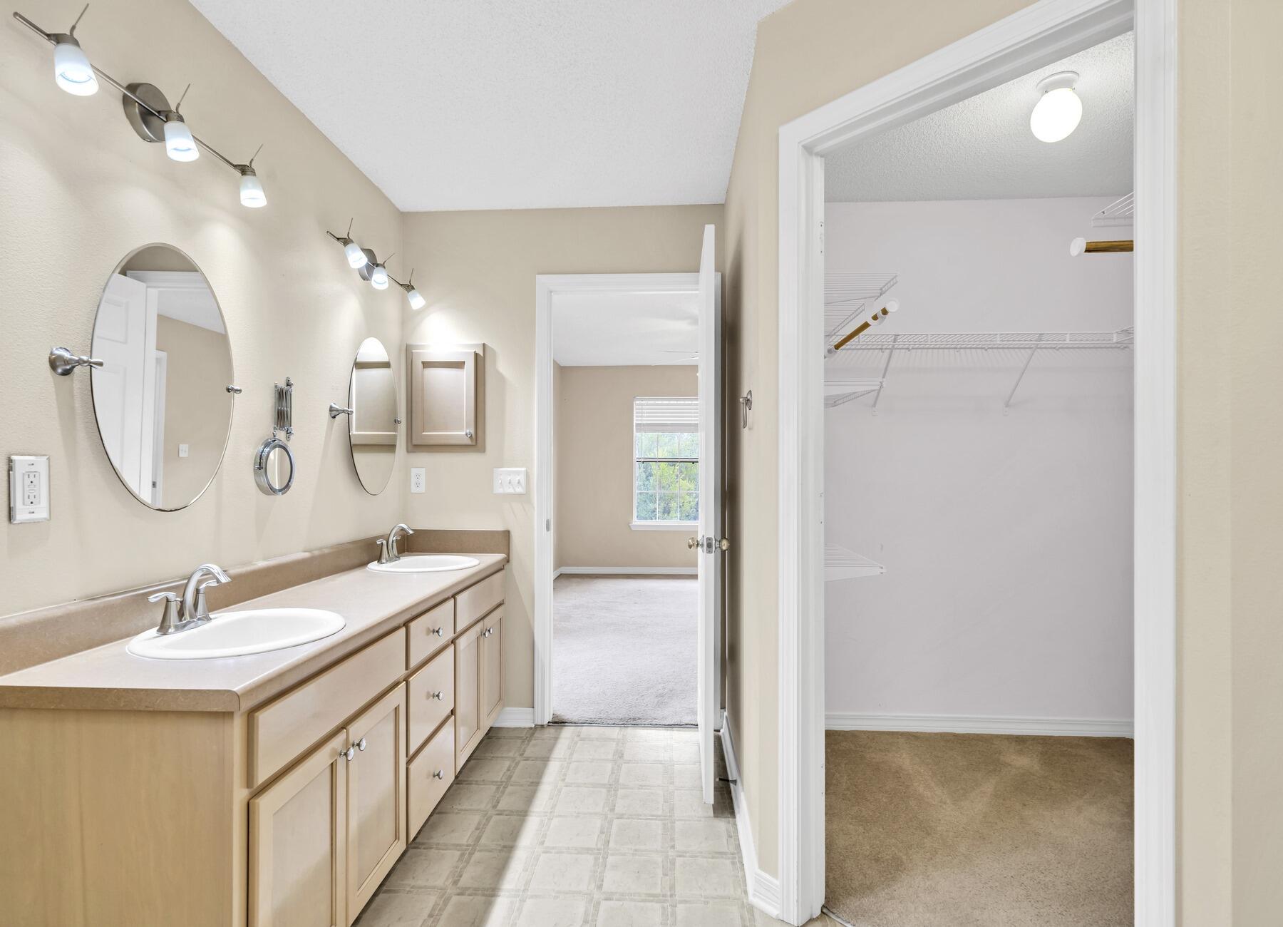 CREETWOOD PLACE - Residential Lease
