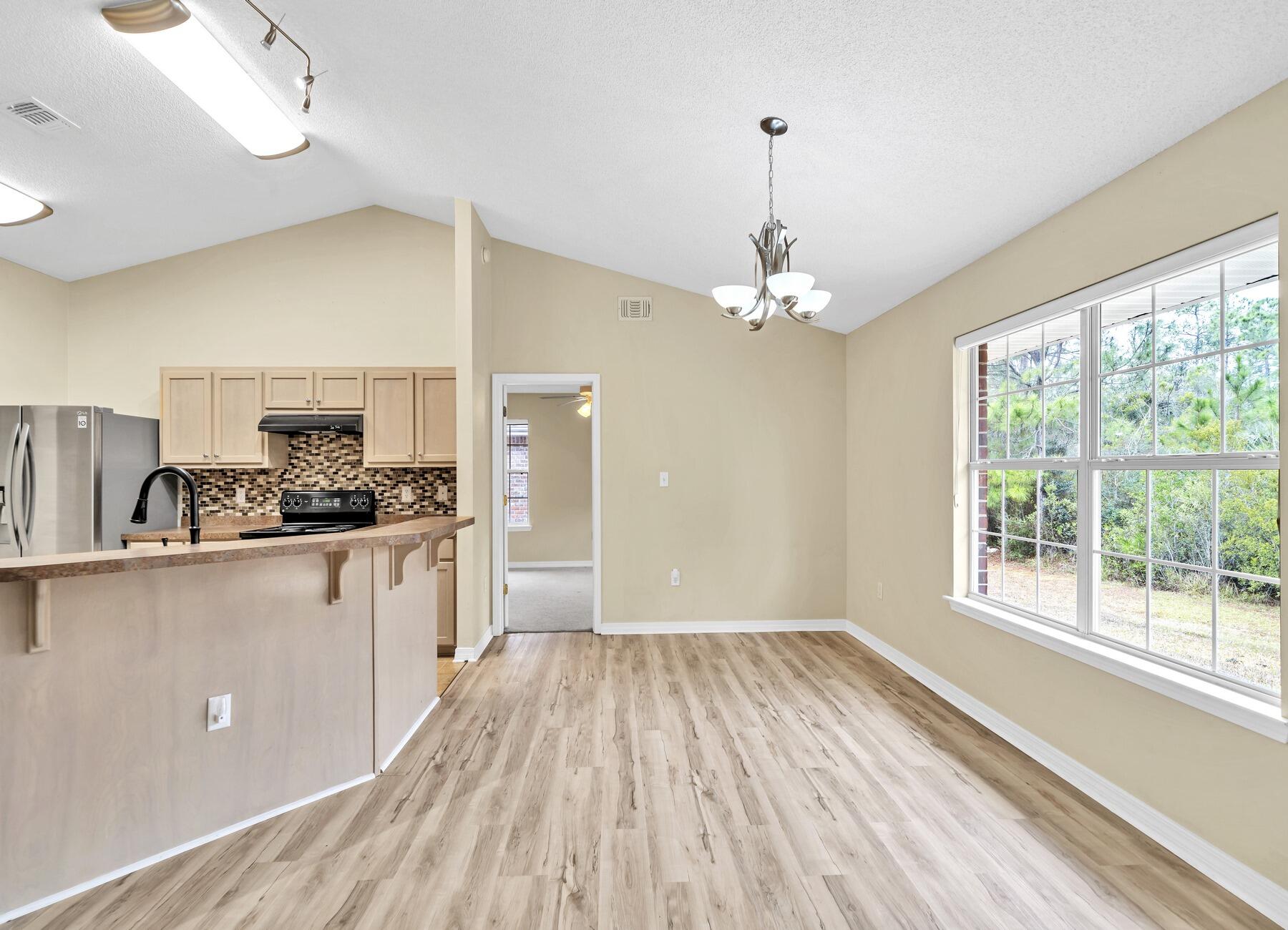 CREETWOOD PLACE - Residential Lease