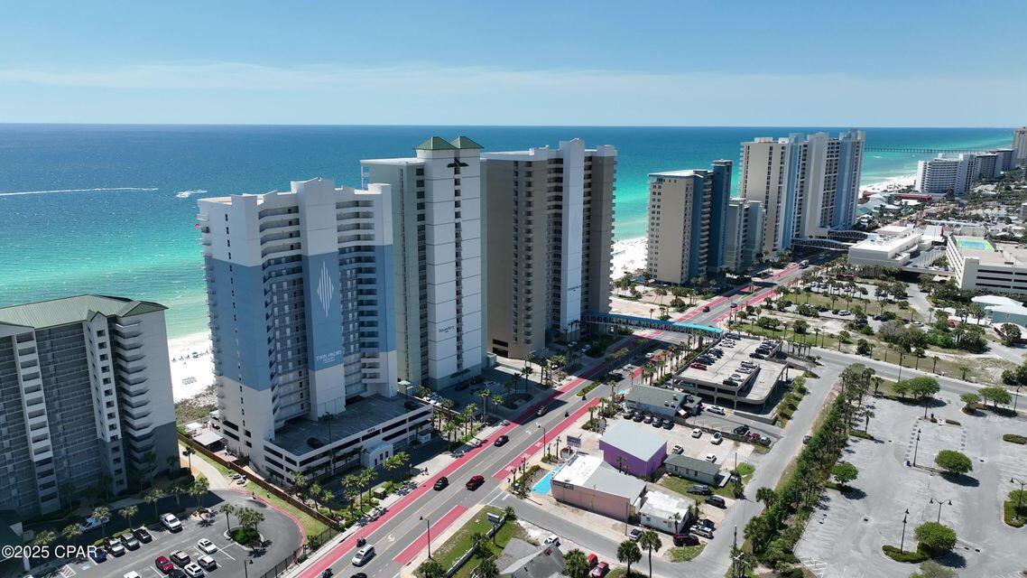 Twin Palms Resort - Residential