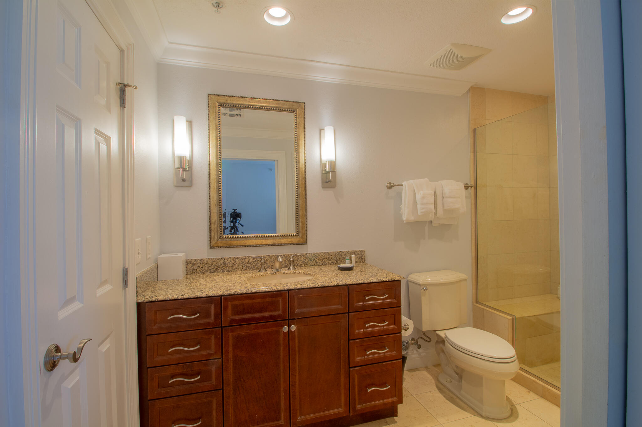 EMERALD GRANDE - Residential