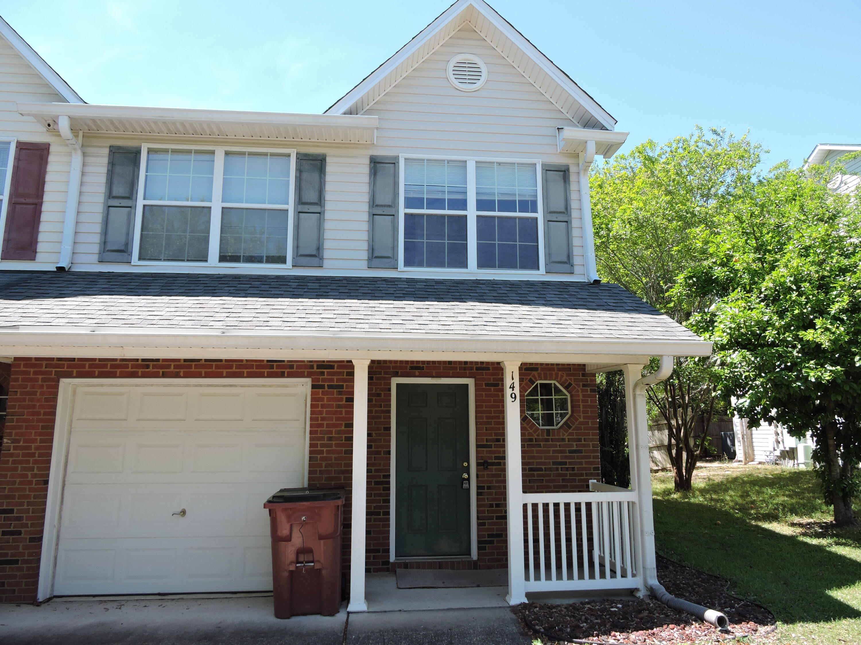 ROLLING PINES - Residential Lease