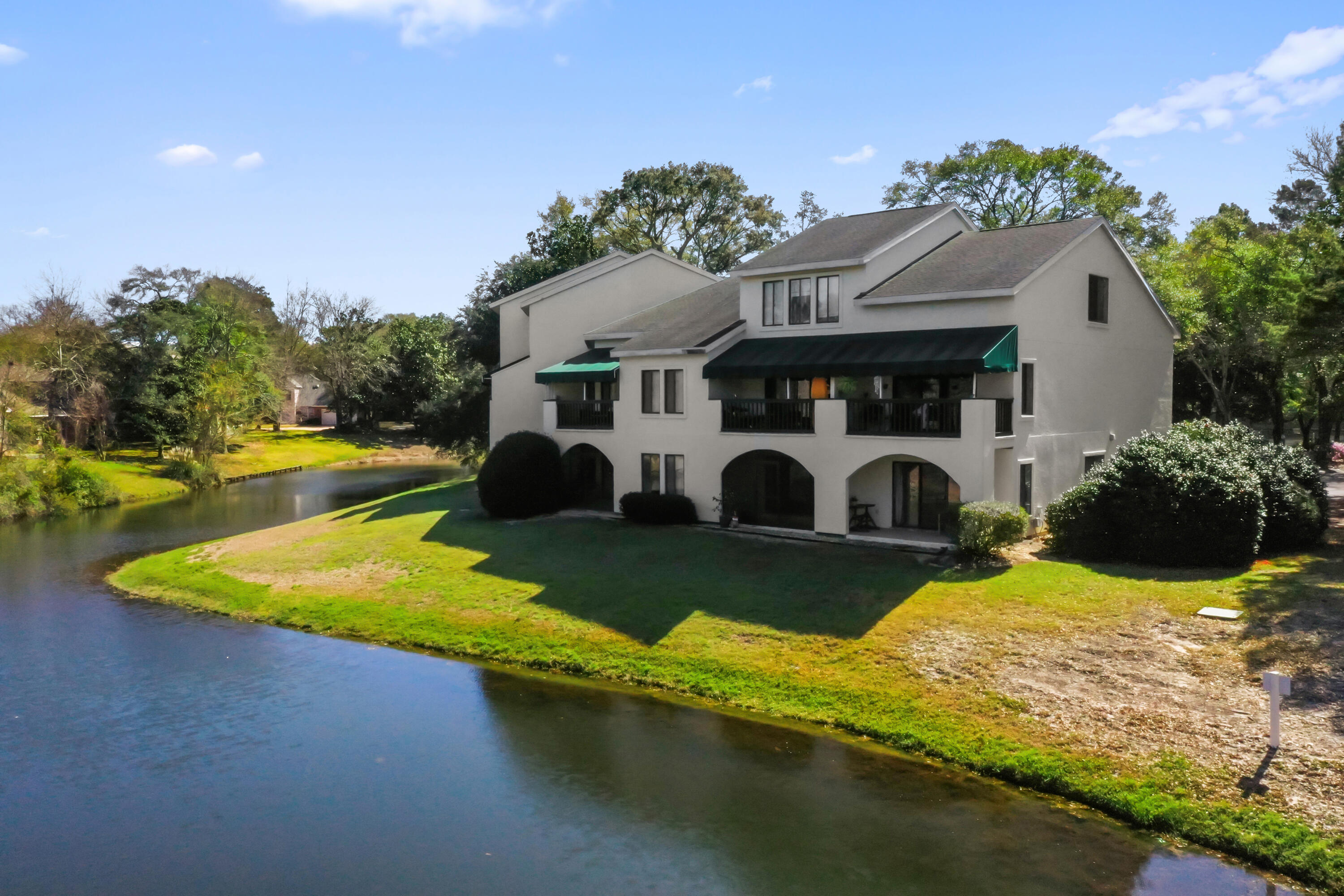 LAKESIDE CONDO AT BLUEWATER BAY - Residential