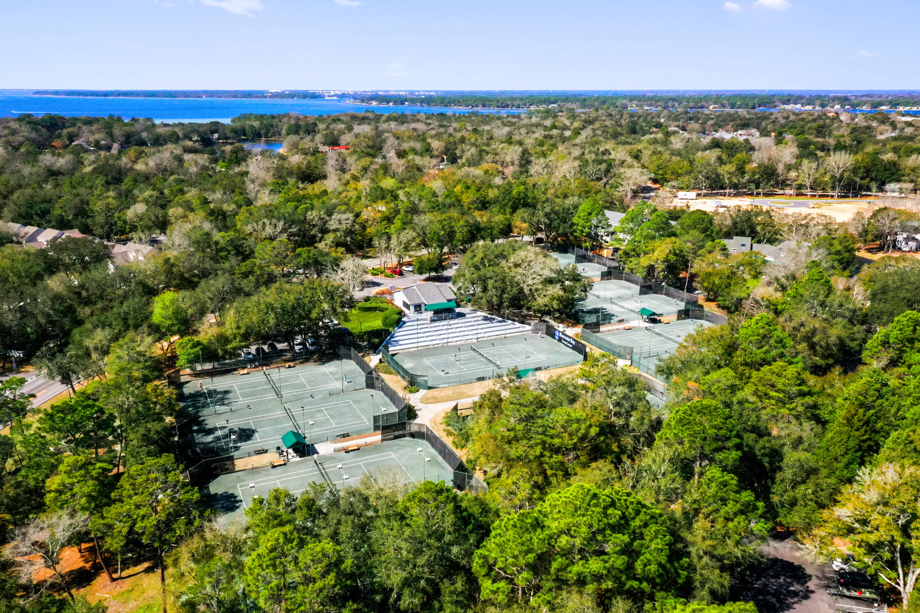 LAKESIDE CONDO AT BLUEWATER BAY - Residential