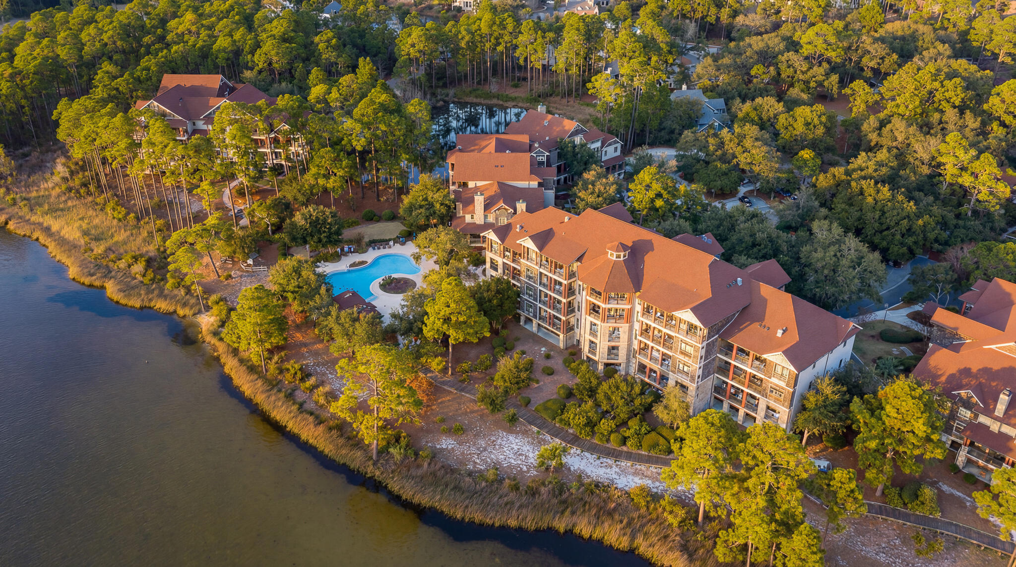 WILD HERON - Residential