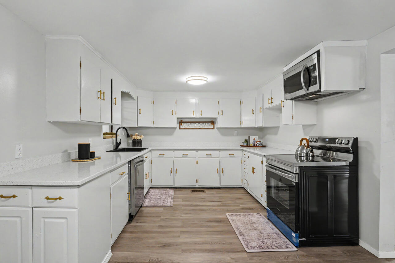 PARKER HEIGHTS - Residential