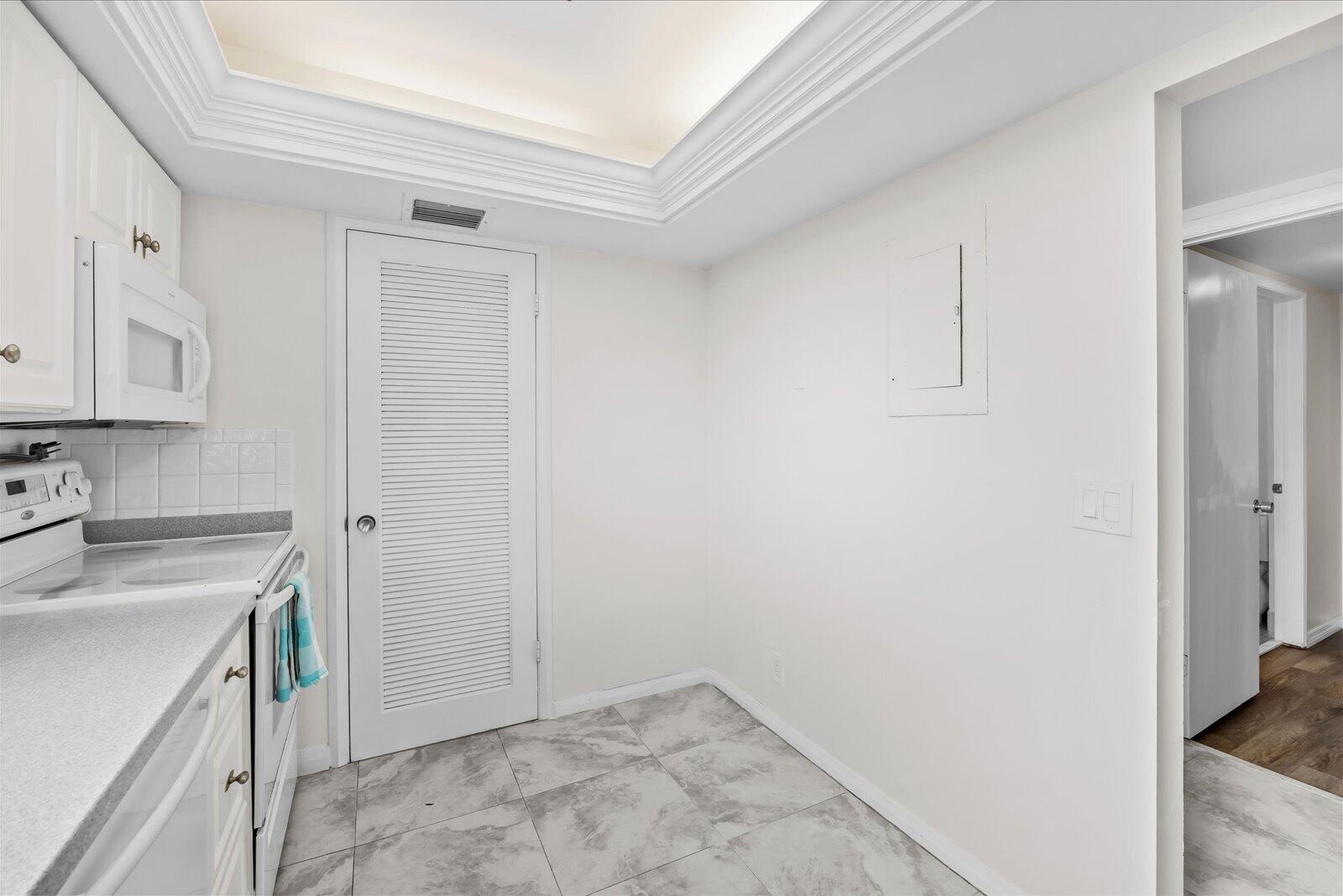 FAIRWINDS COVE CONDOMINIUMS - Residential