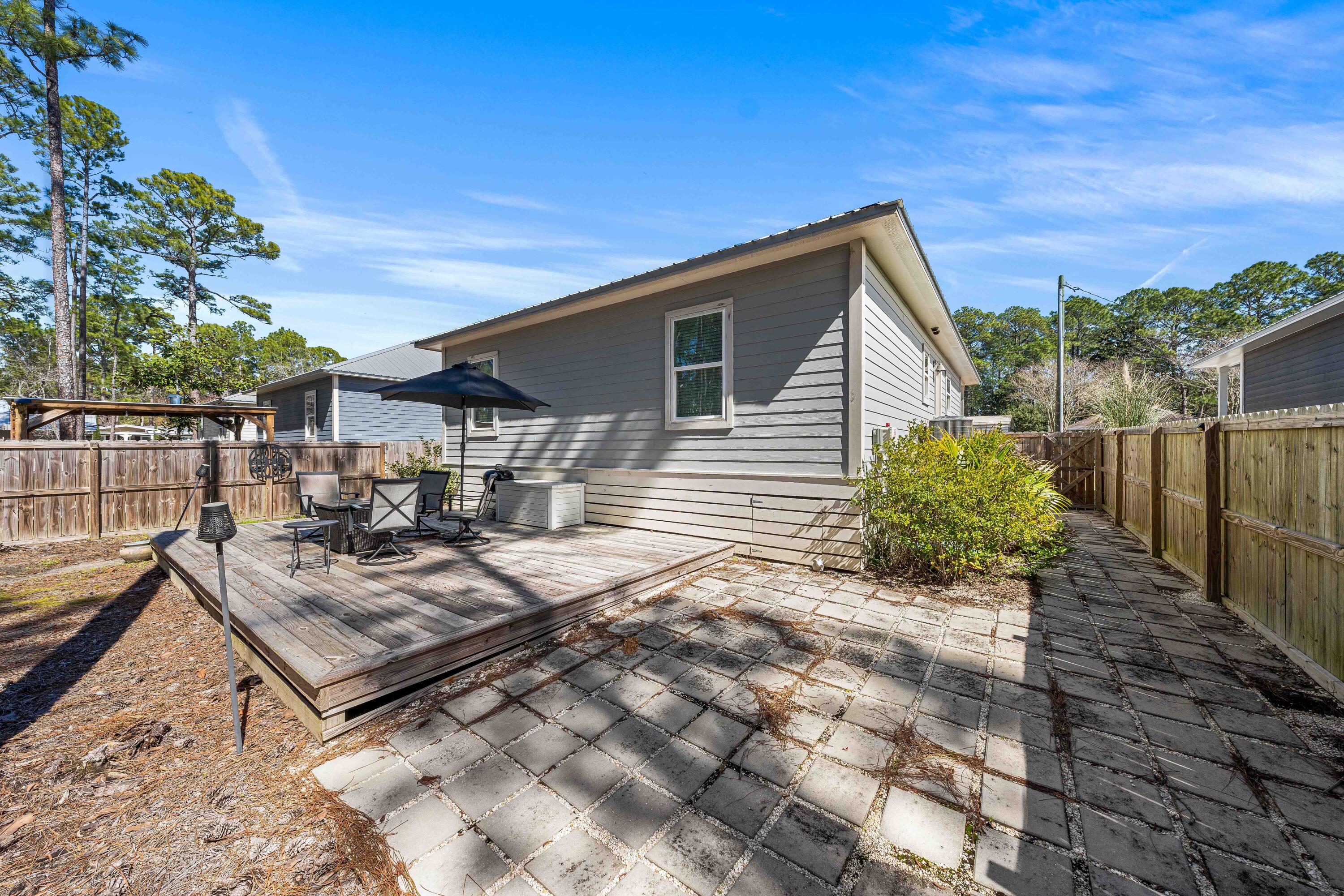 TOWN OF SANTA ROSA - Residential
