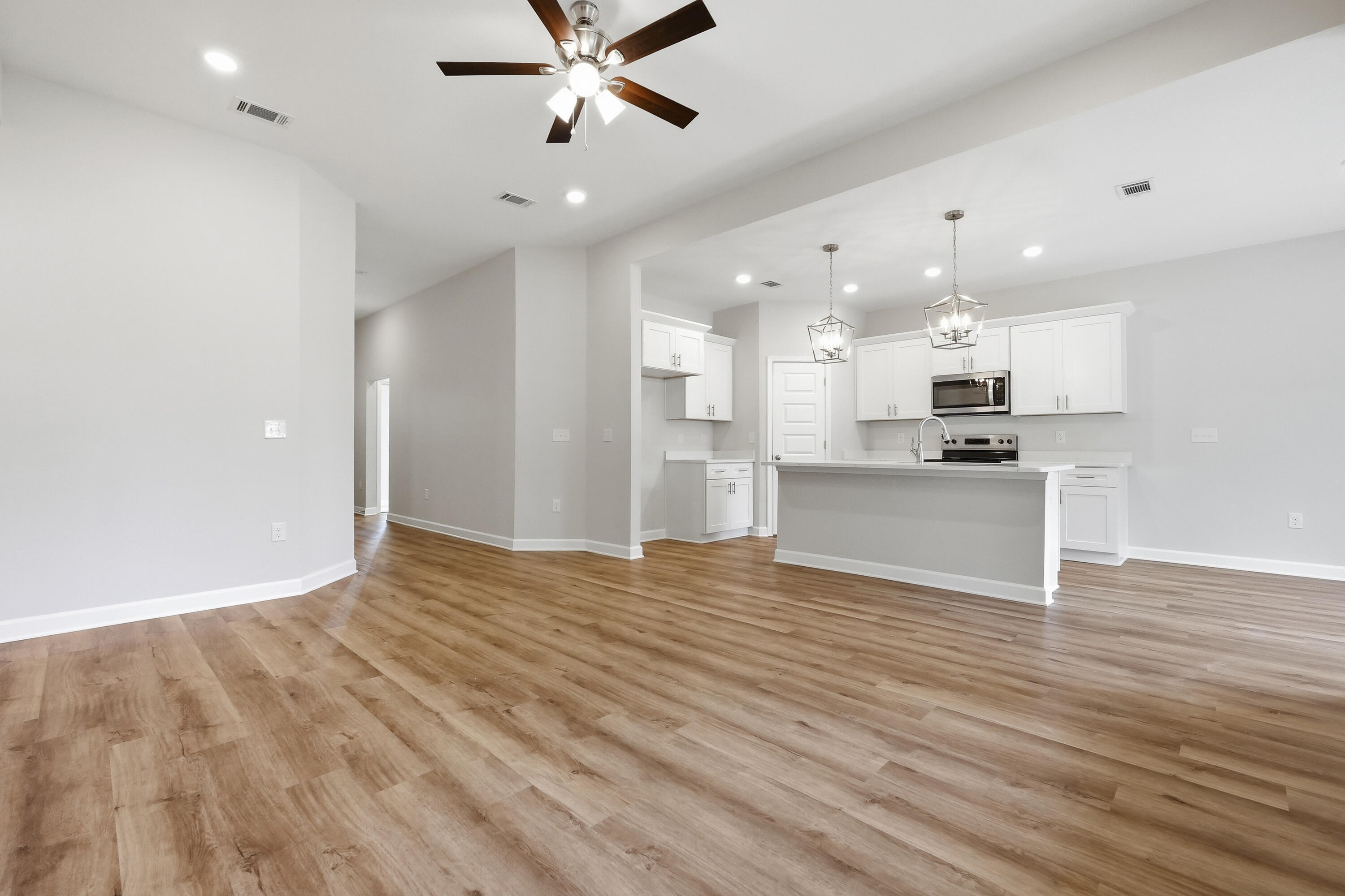 SOUTHERN CHARM - Residential
