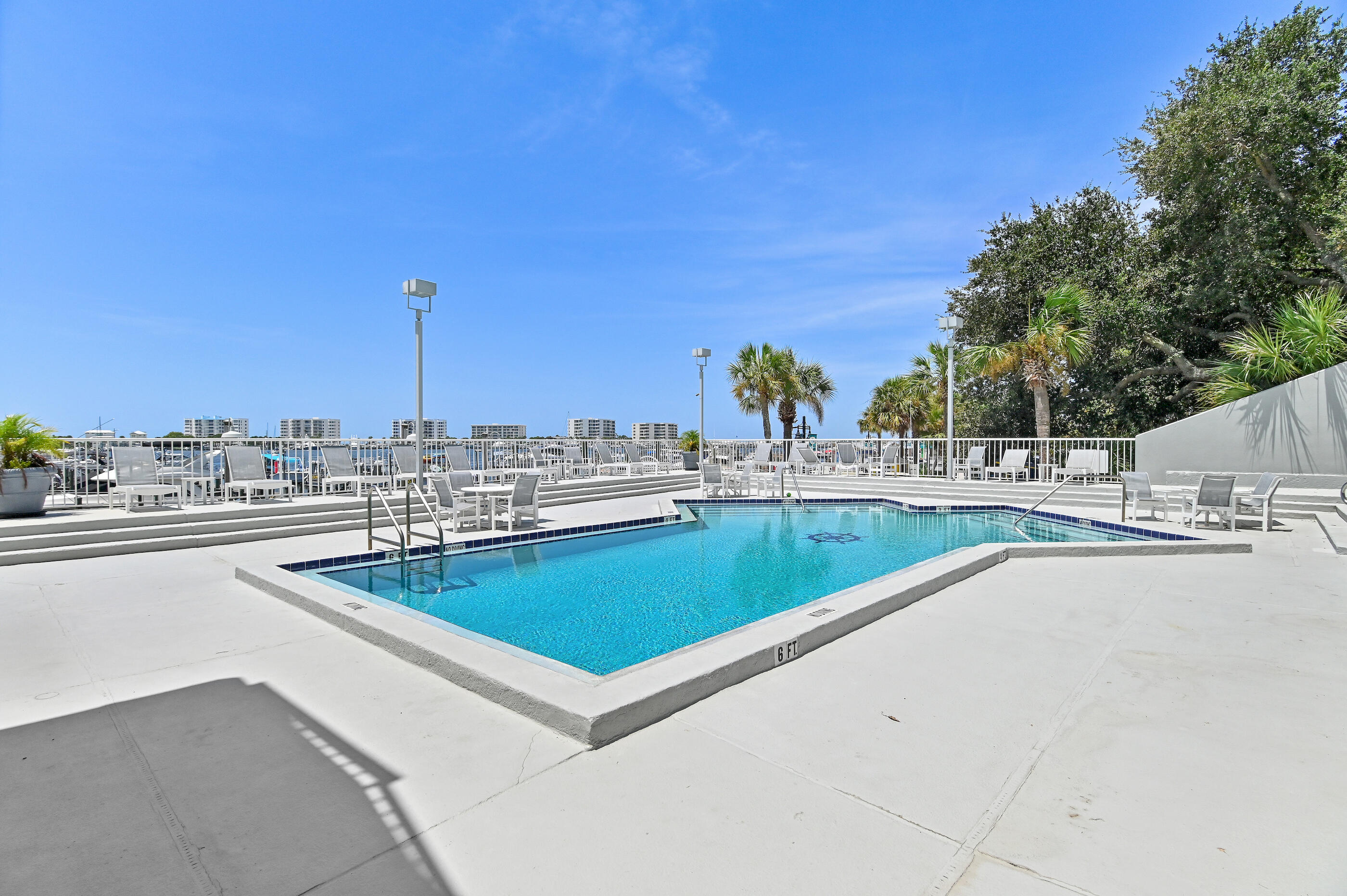 DESTIN YACHT CLUB - Residential