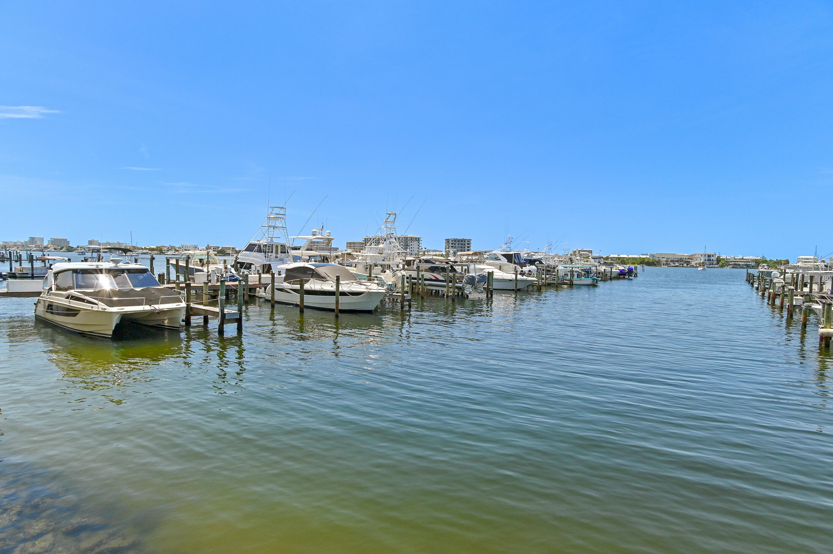 DESTIN YACHT CLUB - Residential