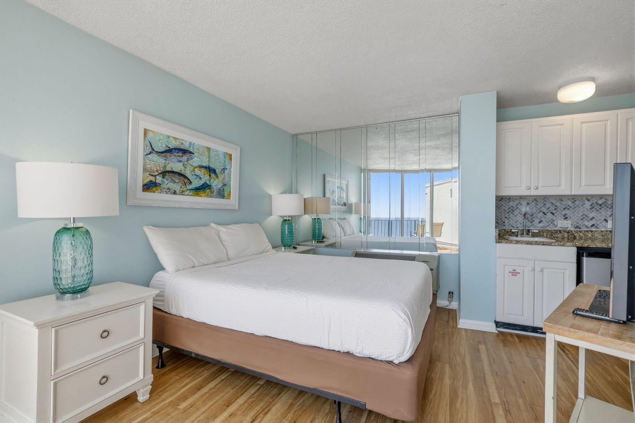 EDGEWATER - Residential