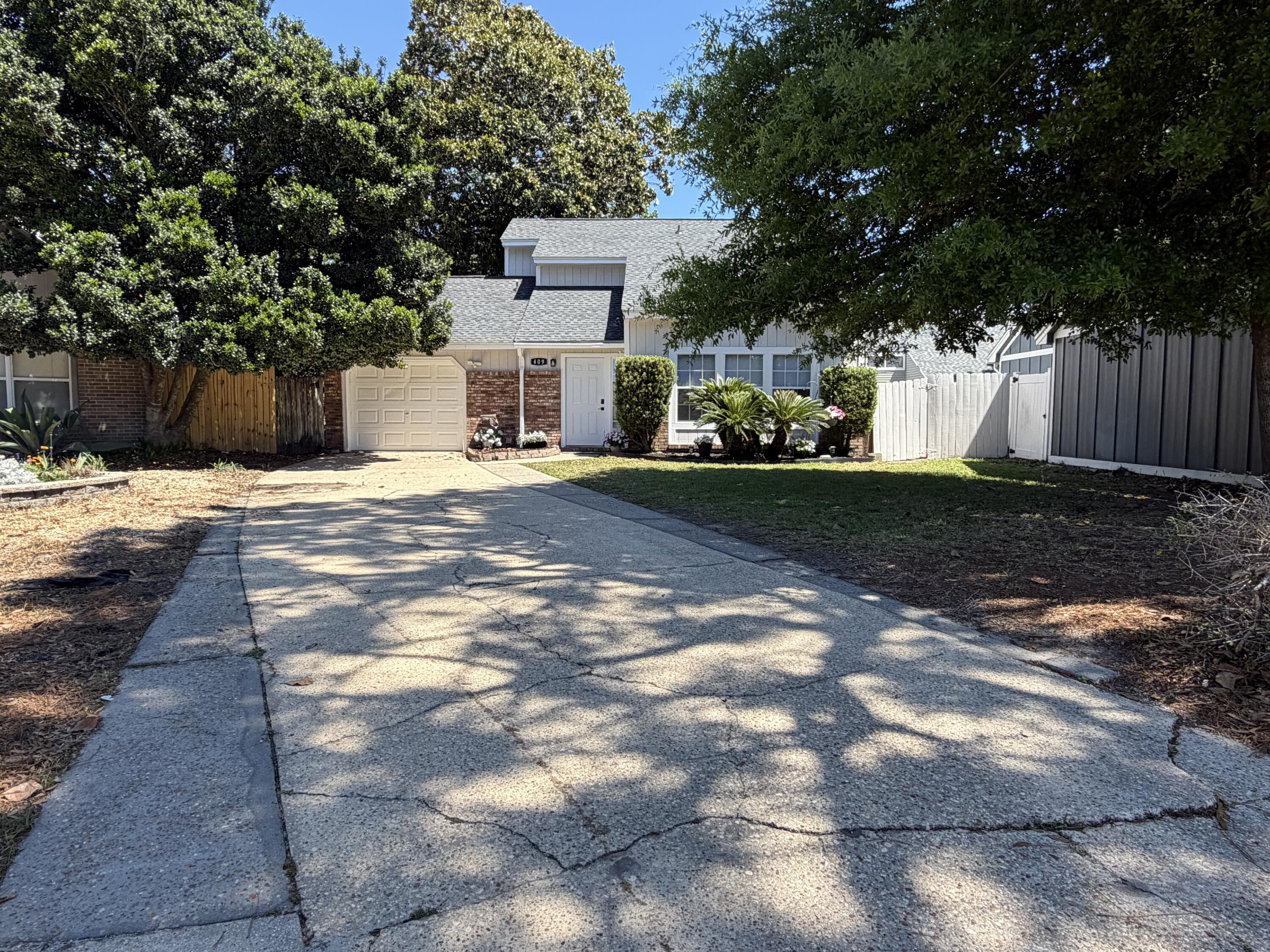 CANTERBURY WOODS - Residential