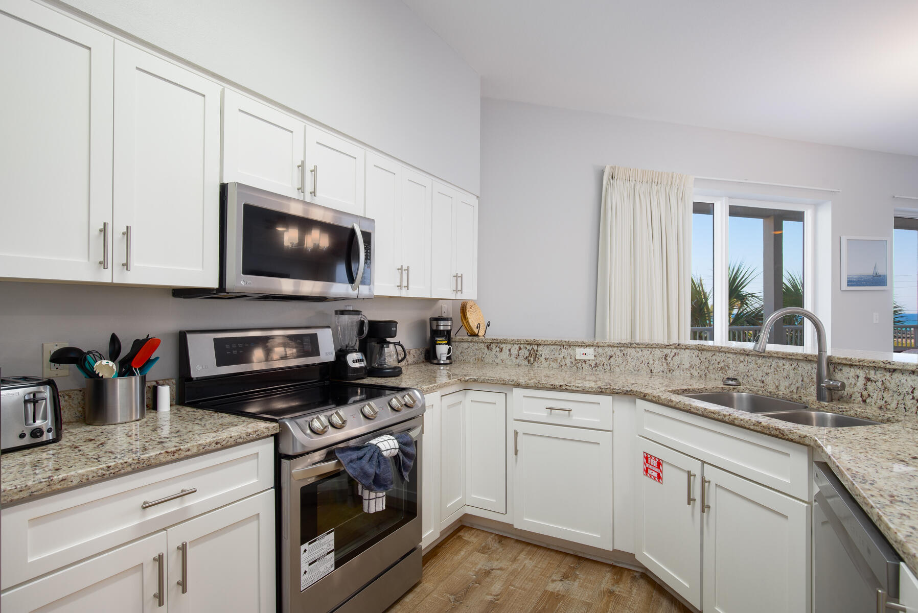 CRYSTAL VIEW CONDO - Residential