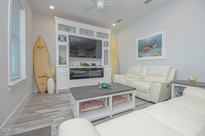 HOLLYWOOD BEACH - Residential