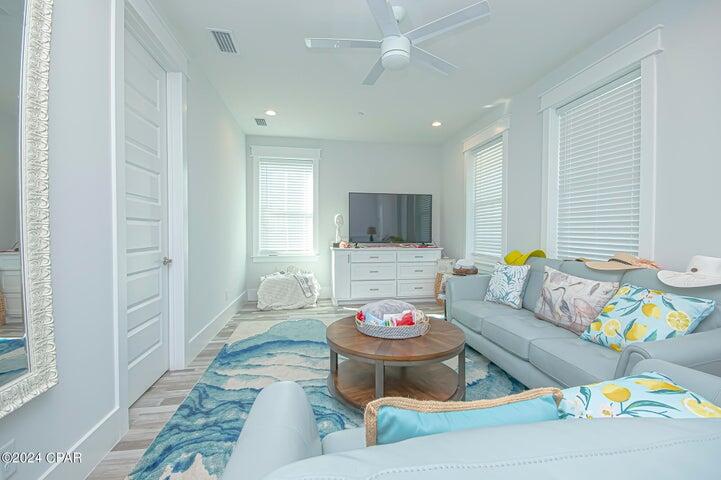 HOLLYWOOD BEACH - Residential