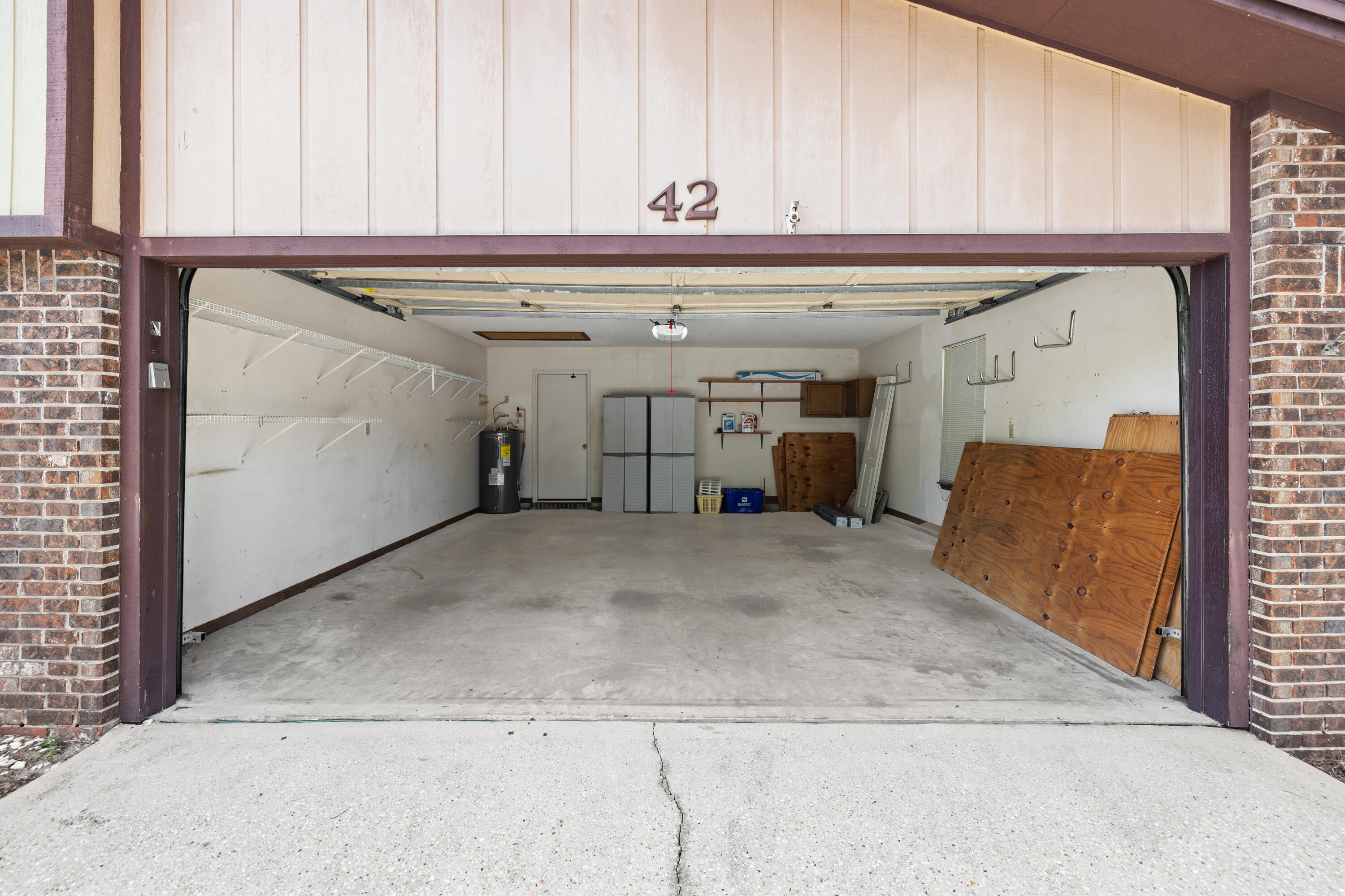 HIDDEN COVE T/H - Residential
