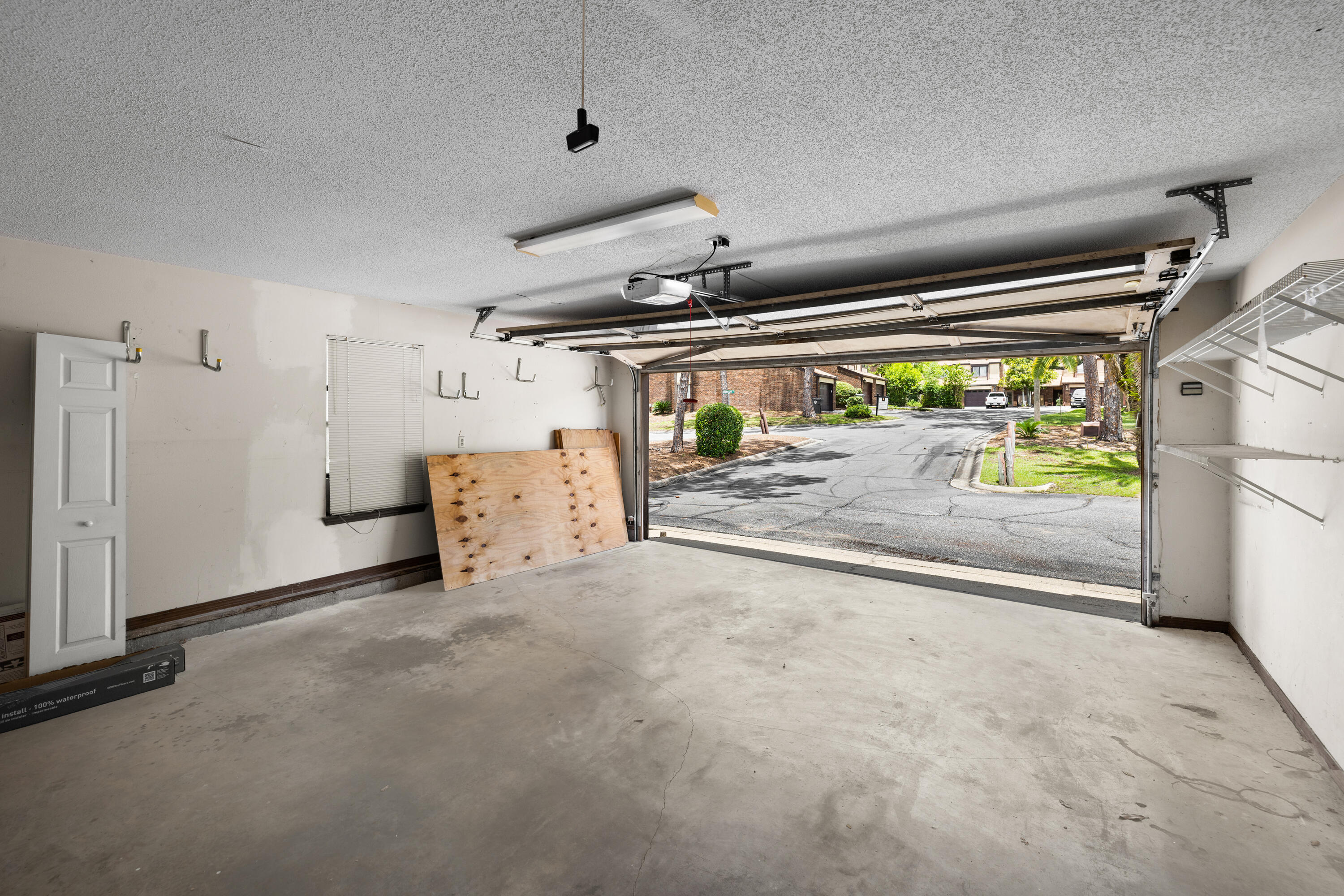HIDDEN COVE T/H - Residential