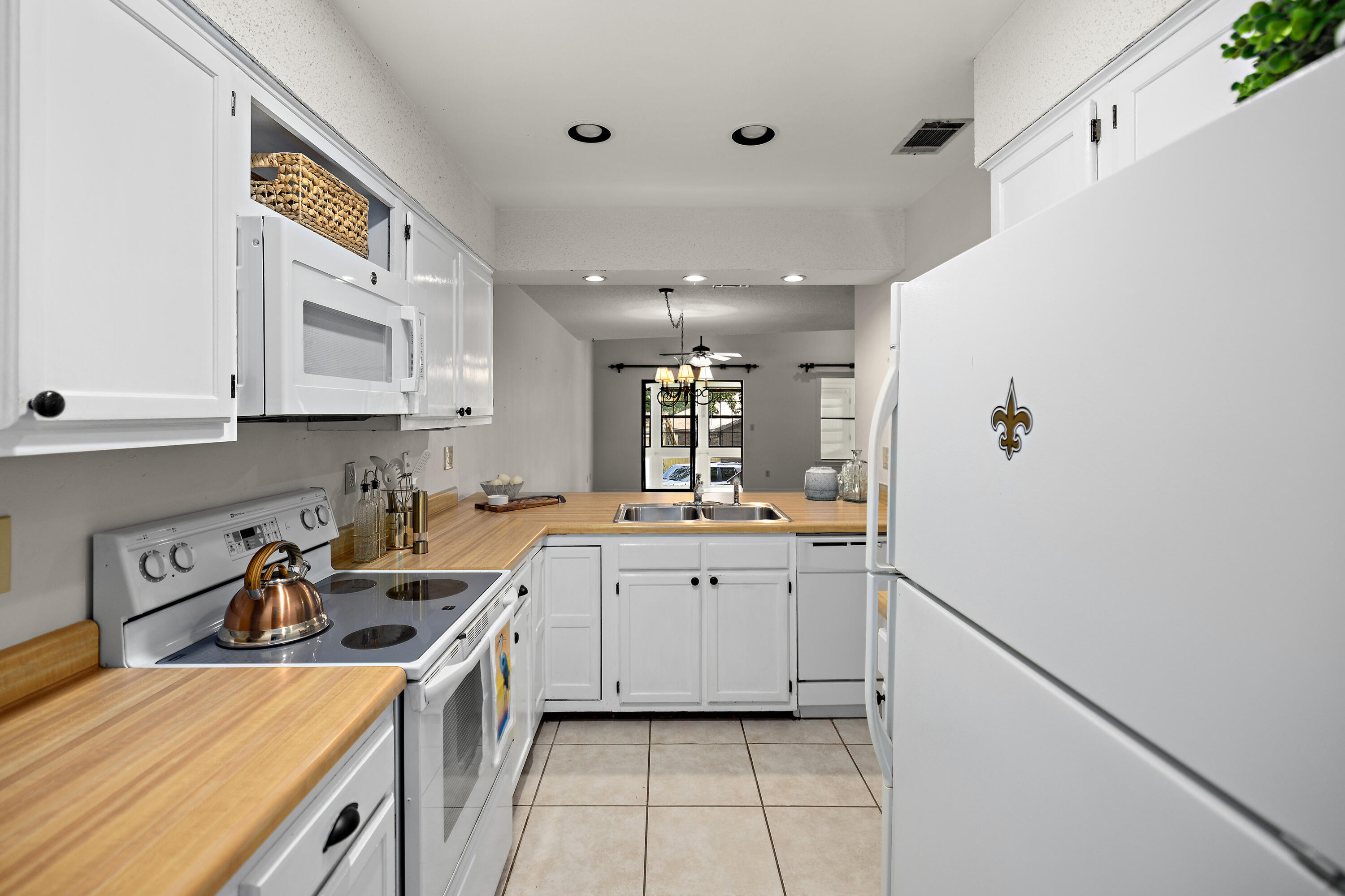 HIDDEN COVE T/H - Residential
