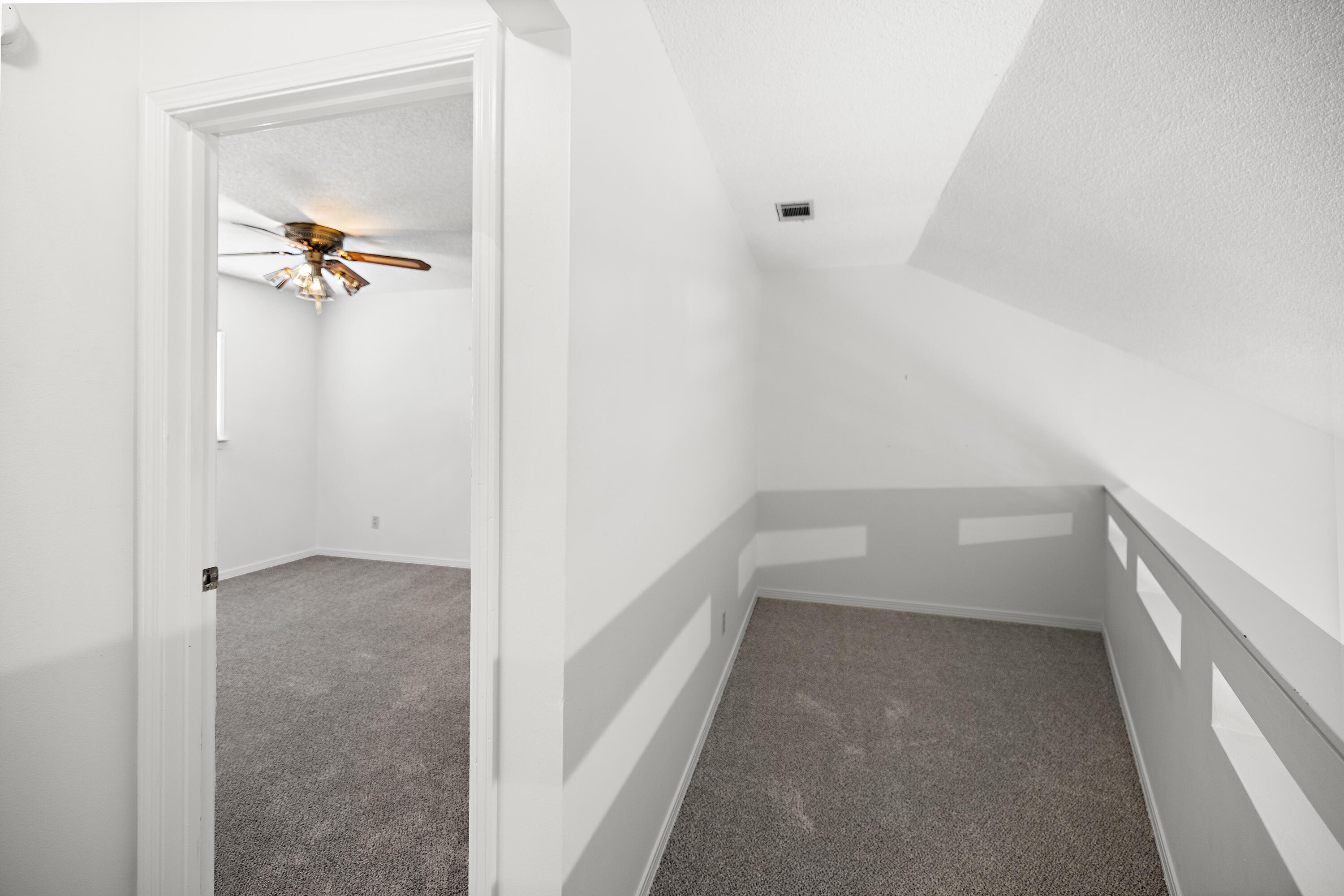 HIDDEN COVE T/H - Residential