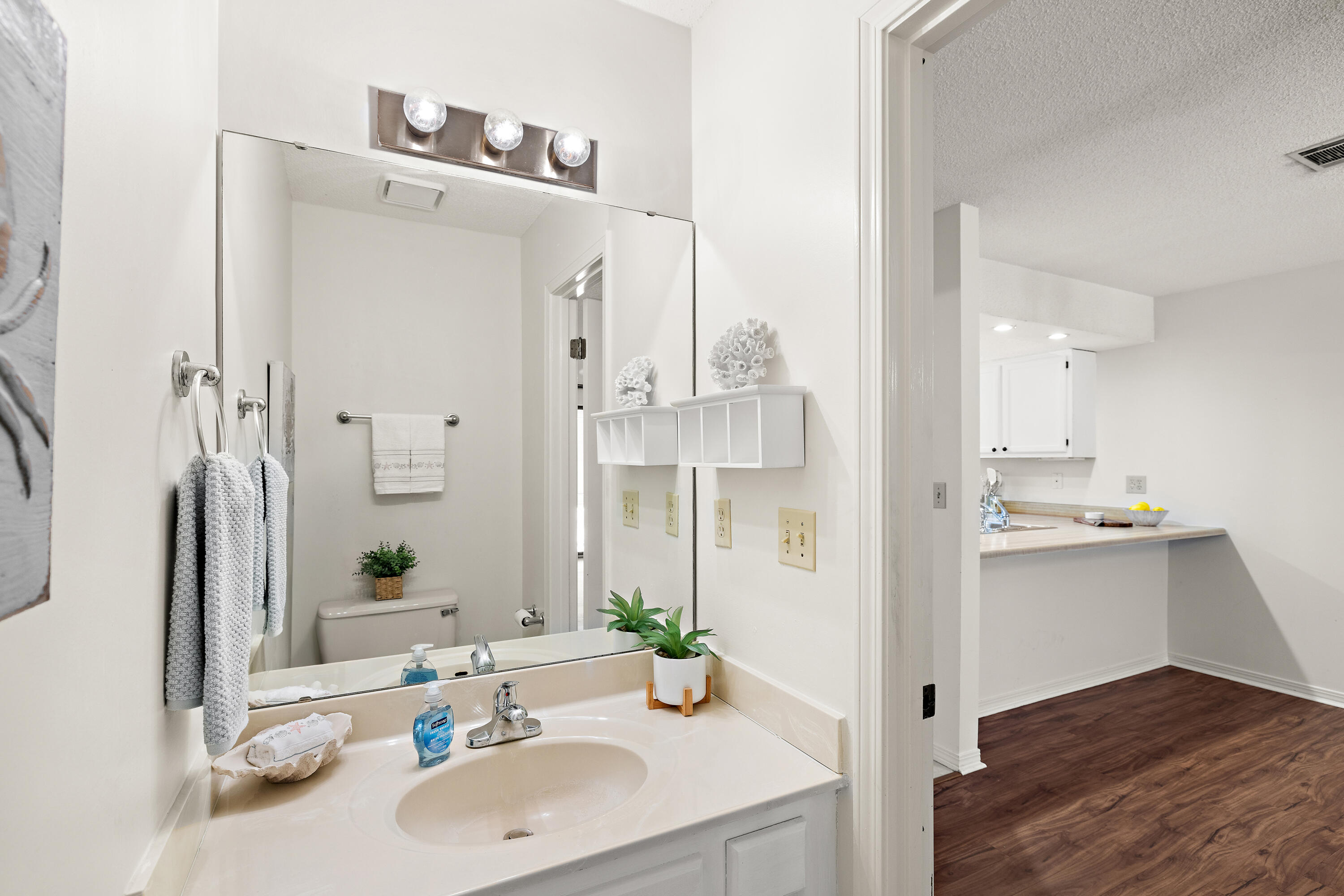 HIDDEN COVE T/H - Residential