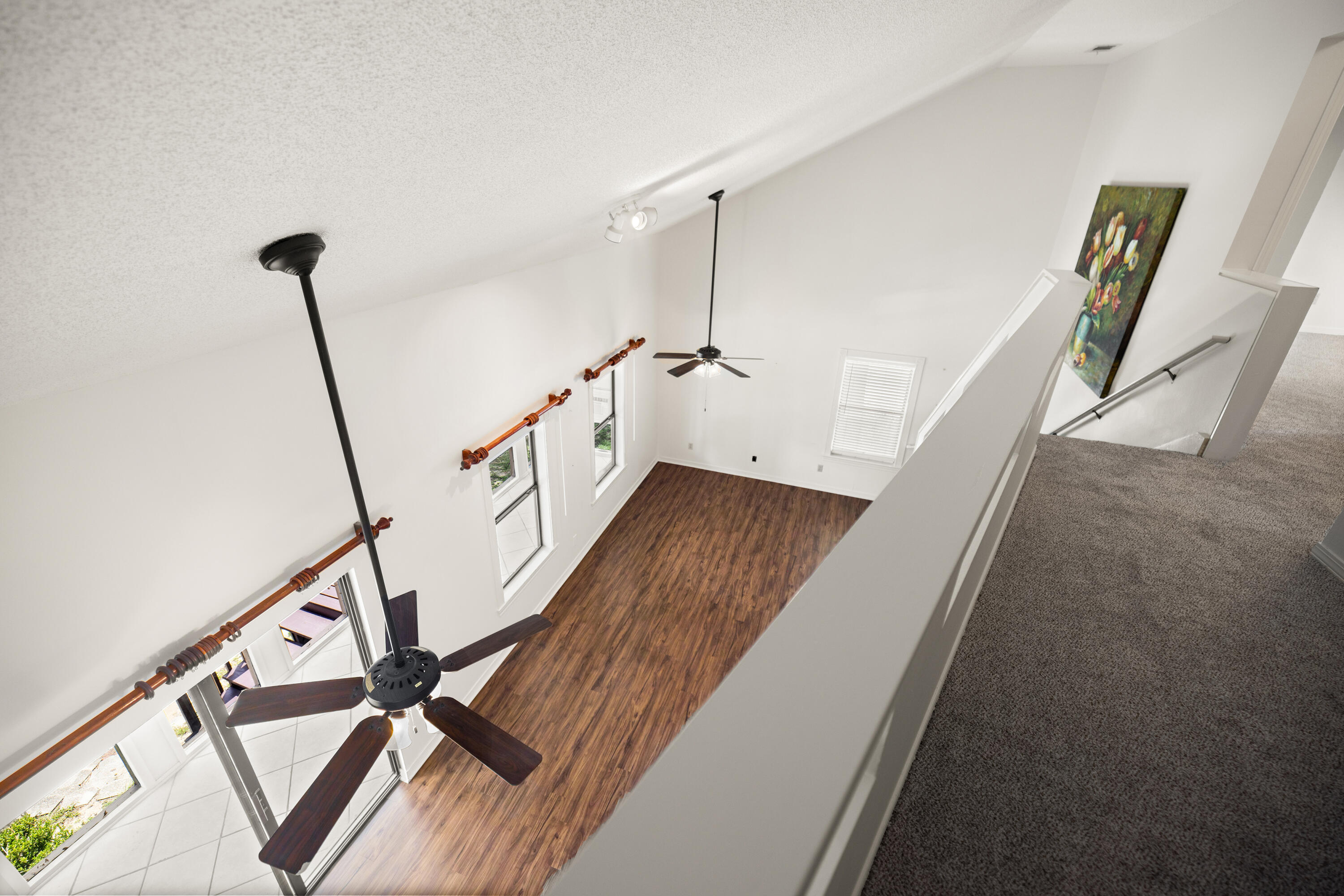 HIDDEN COVE T/H - Residential