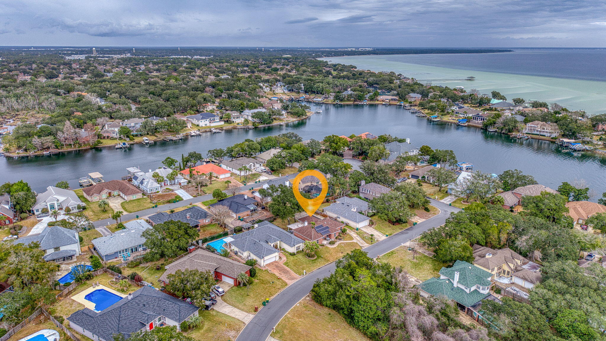 LAKE POINTE - Residential