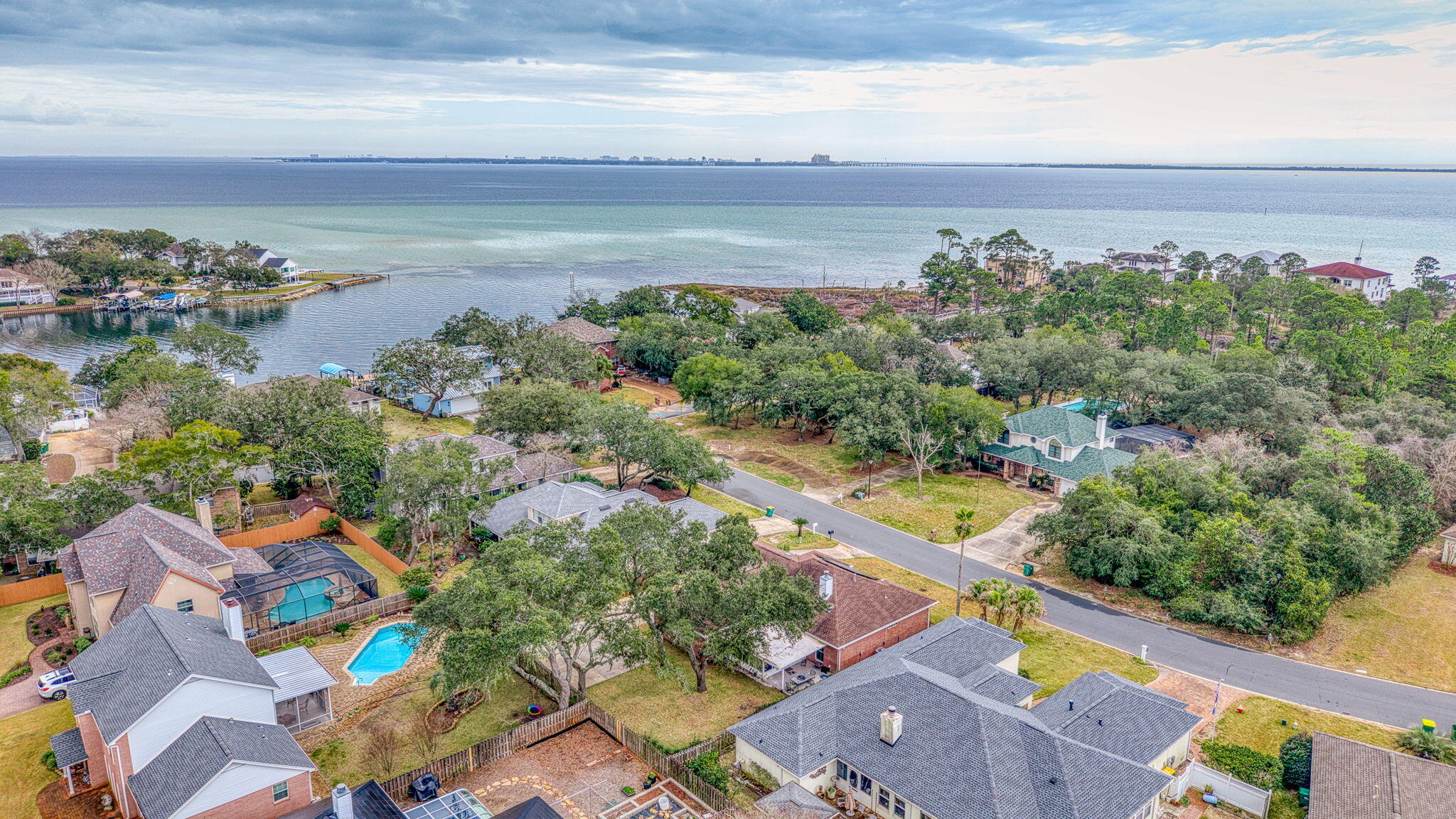 LAKE POINTE - Residential