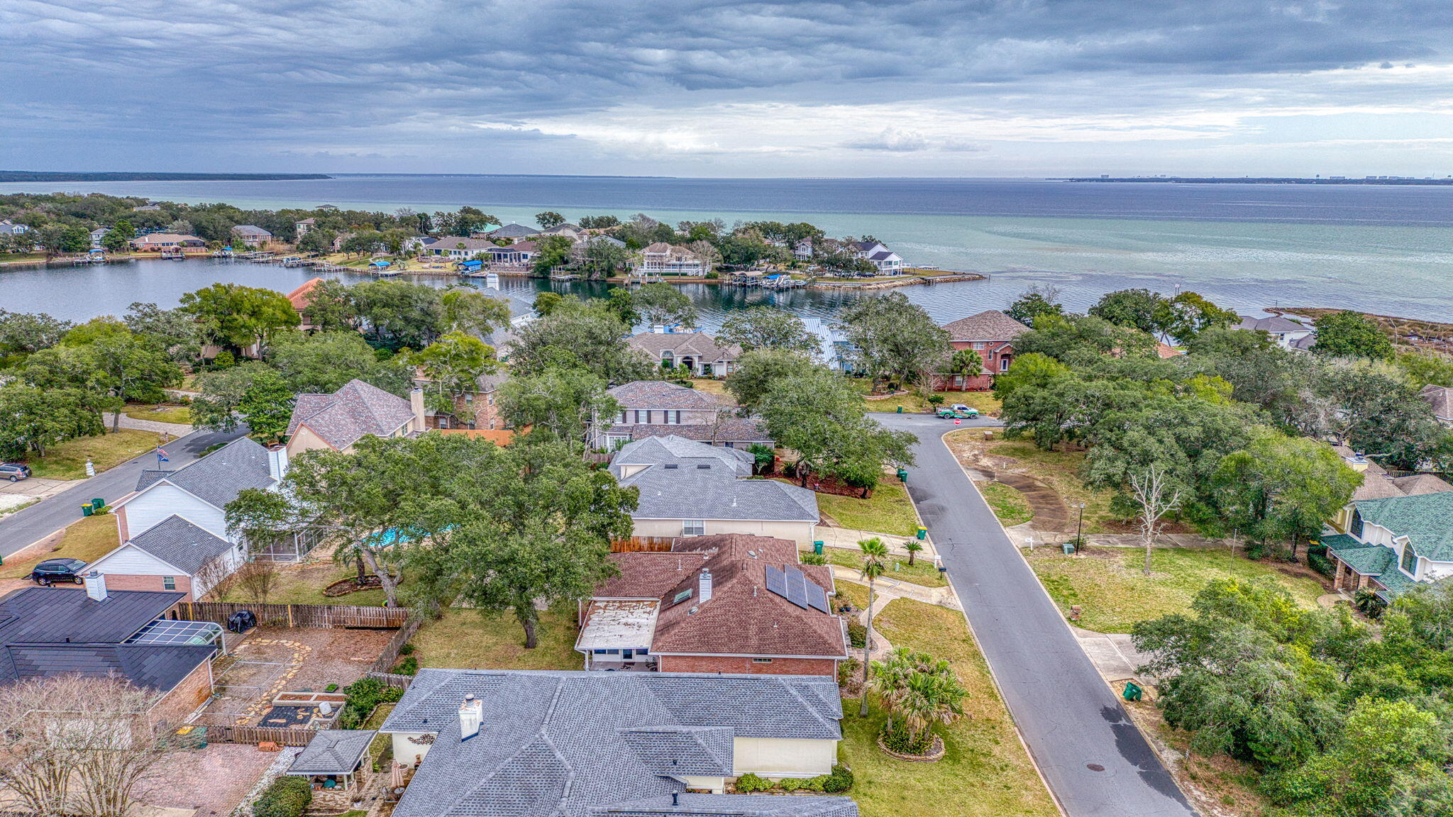 LAKE POINTE - Residential