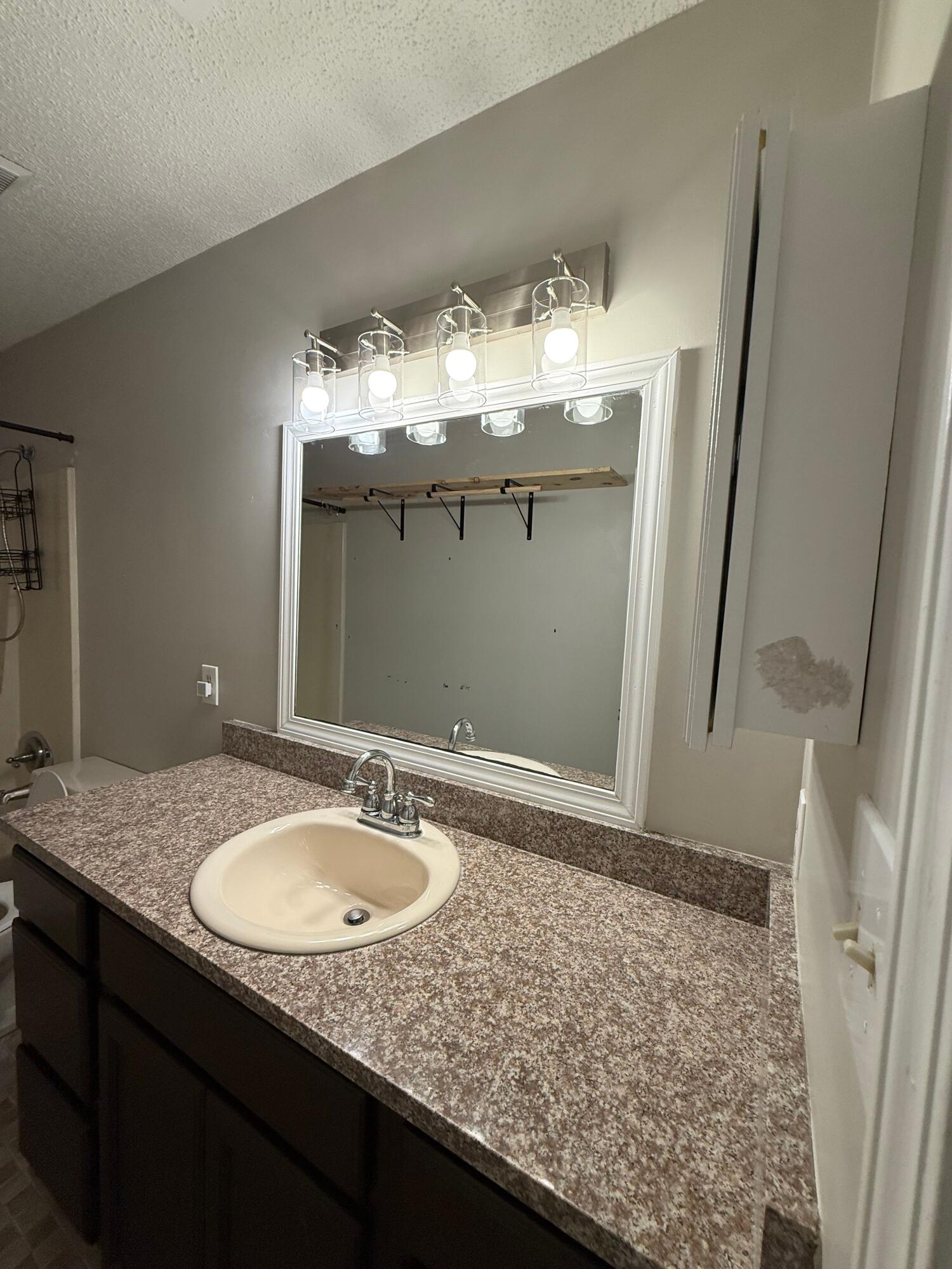 hidden trails ph 1 lot 13 - Residential Lease