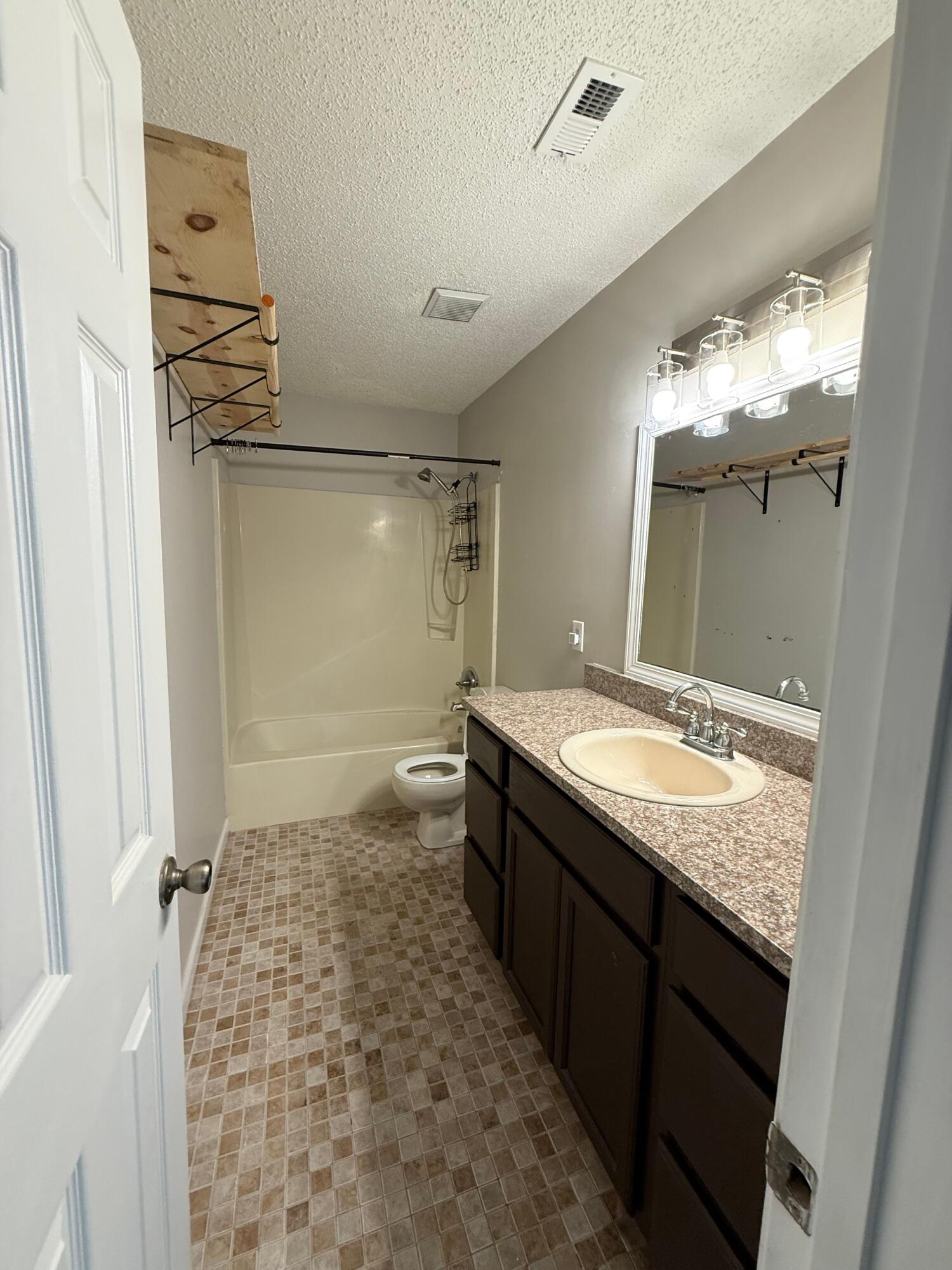 hidden trails ph 1 lot 13 - Residential Lease