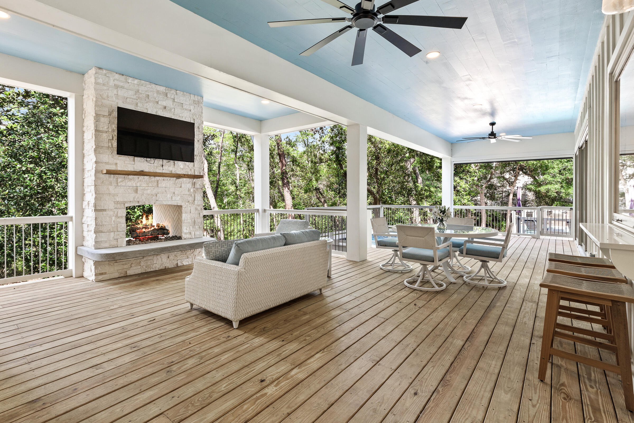 SEAGROVE SHORES 4TH ADD - Residential