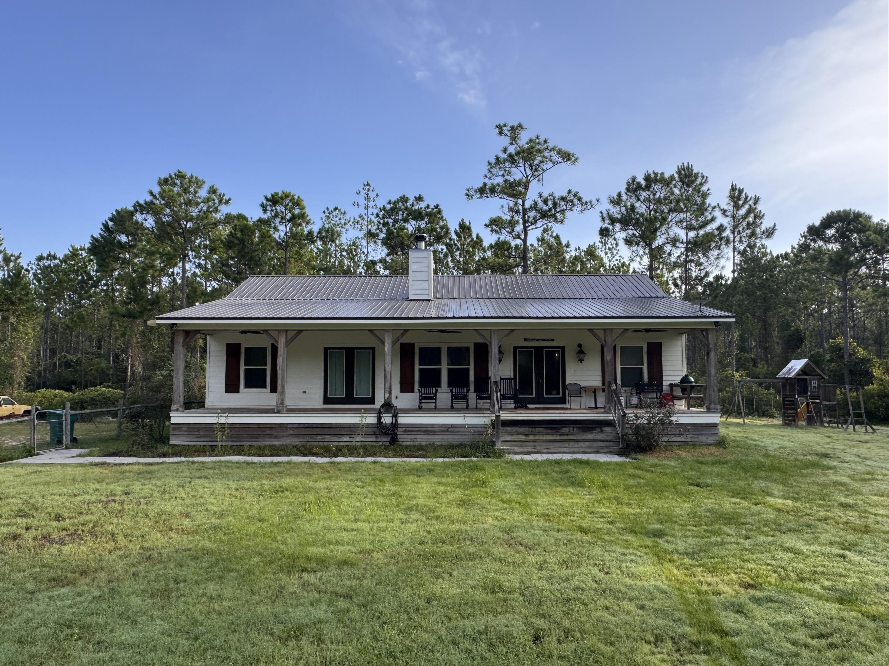 NO RECORDED SUBDIVISION - Land