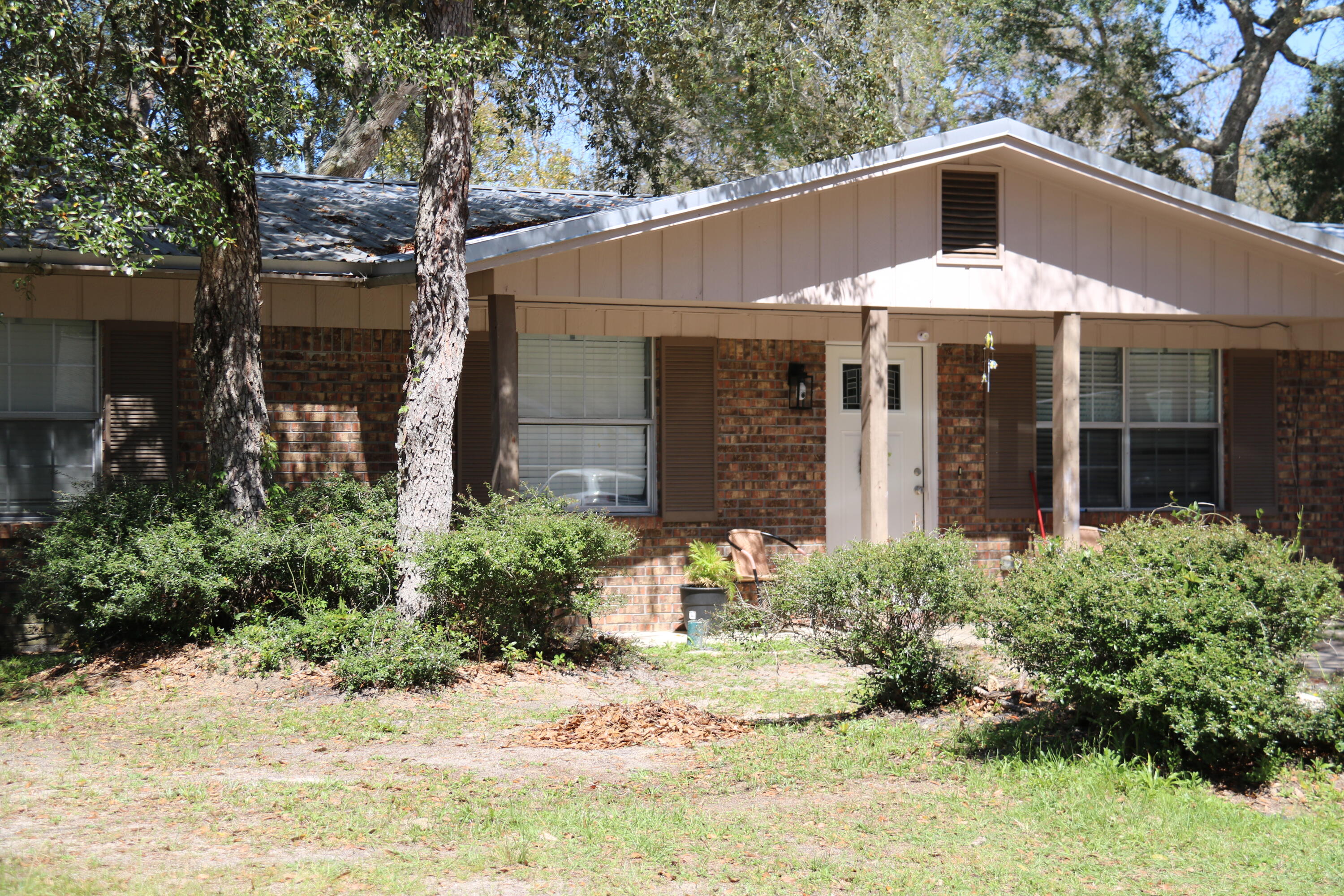 Cute little ranch home in FWB under 300k. Close to bases, schools, shopping! Everything the Emerald Coast has to offer! Metal Roof, 2023 windows, nice backyard. All that is missing is you!!