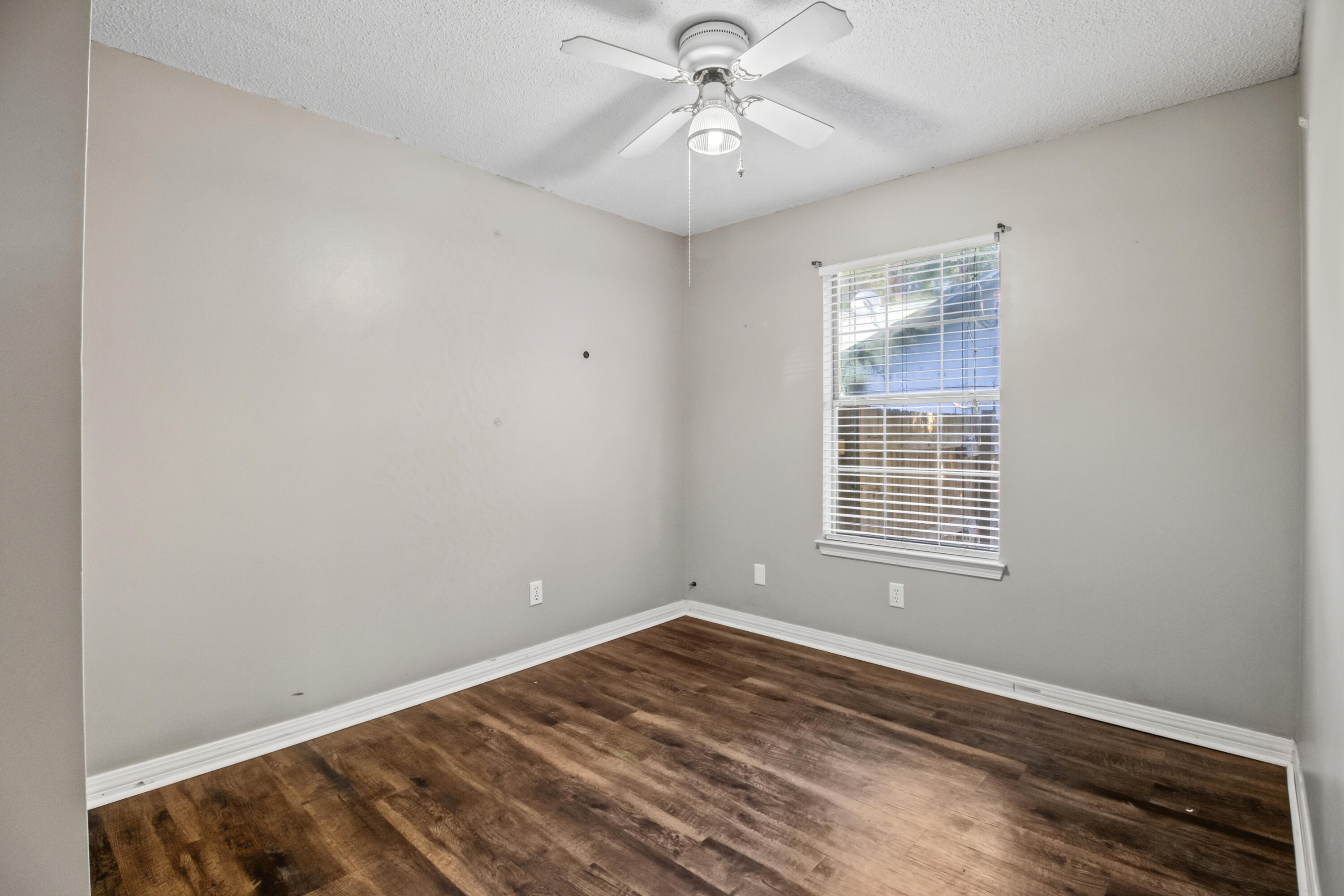 KINGS CROSSING PH 1 - Residential Lease