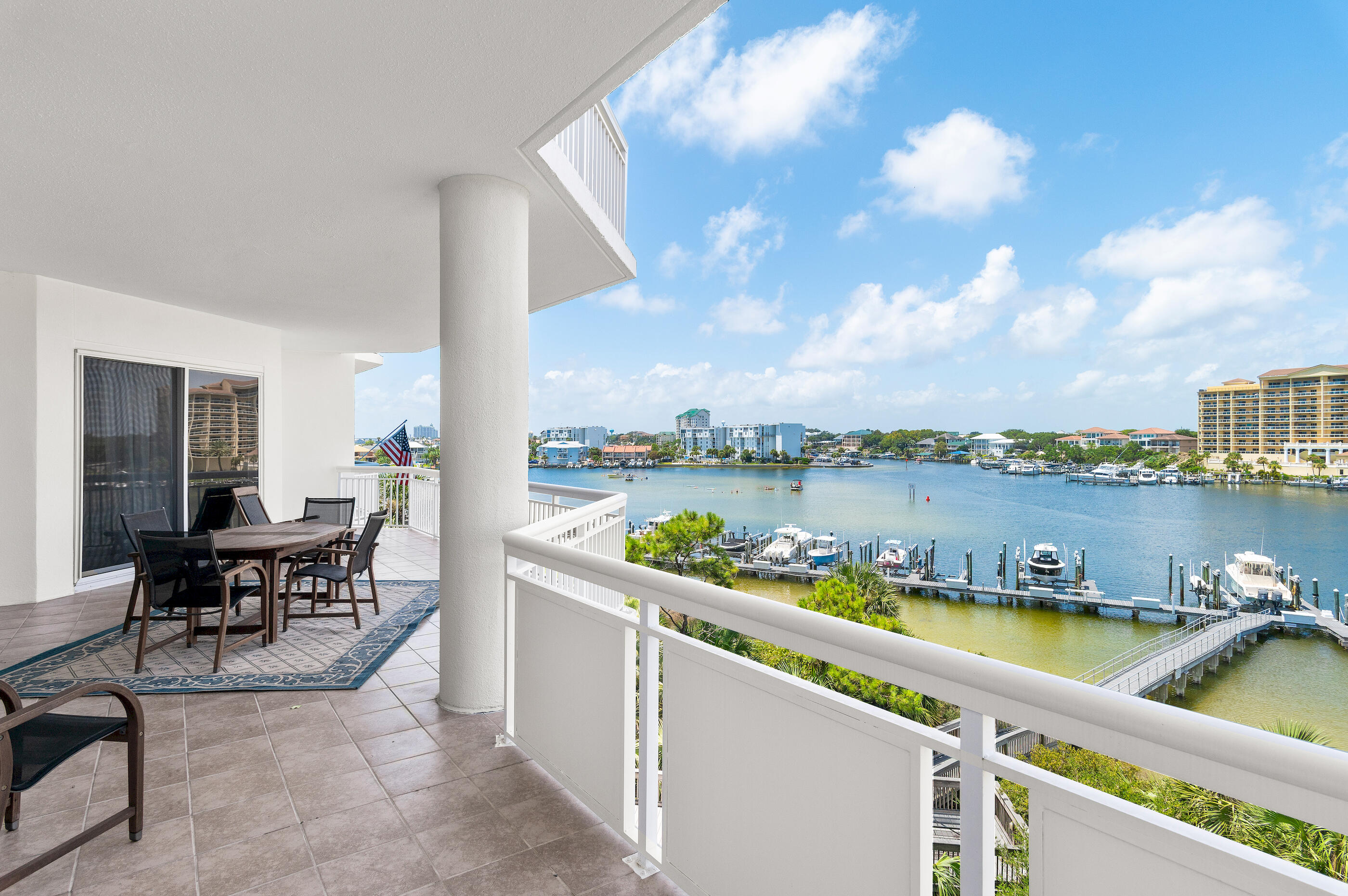 HARBOR LANDING - Residential