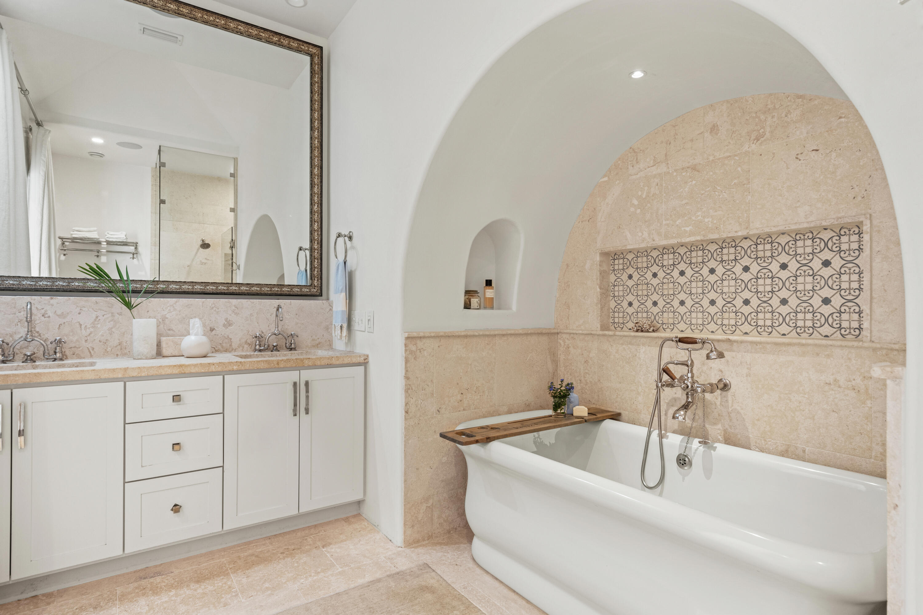 ALYS BEACH - Residential