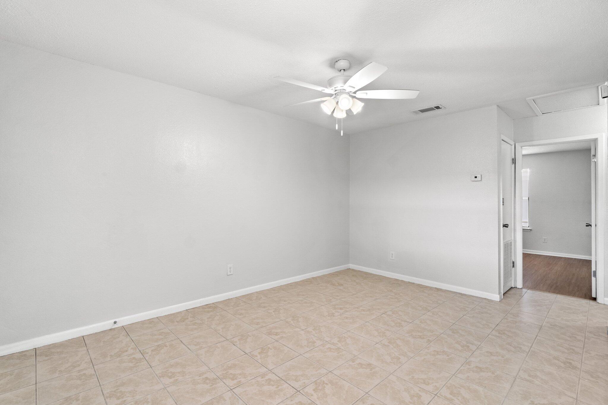 LIVE OAK - Residential Lease