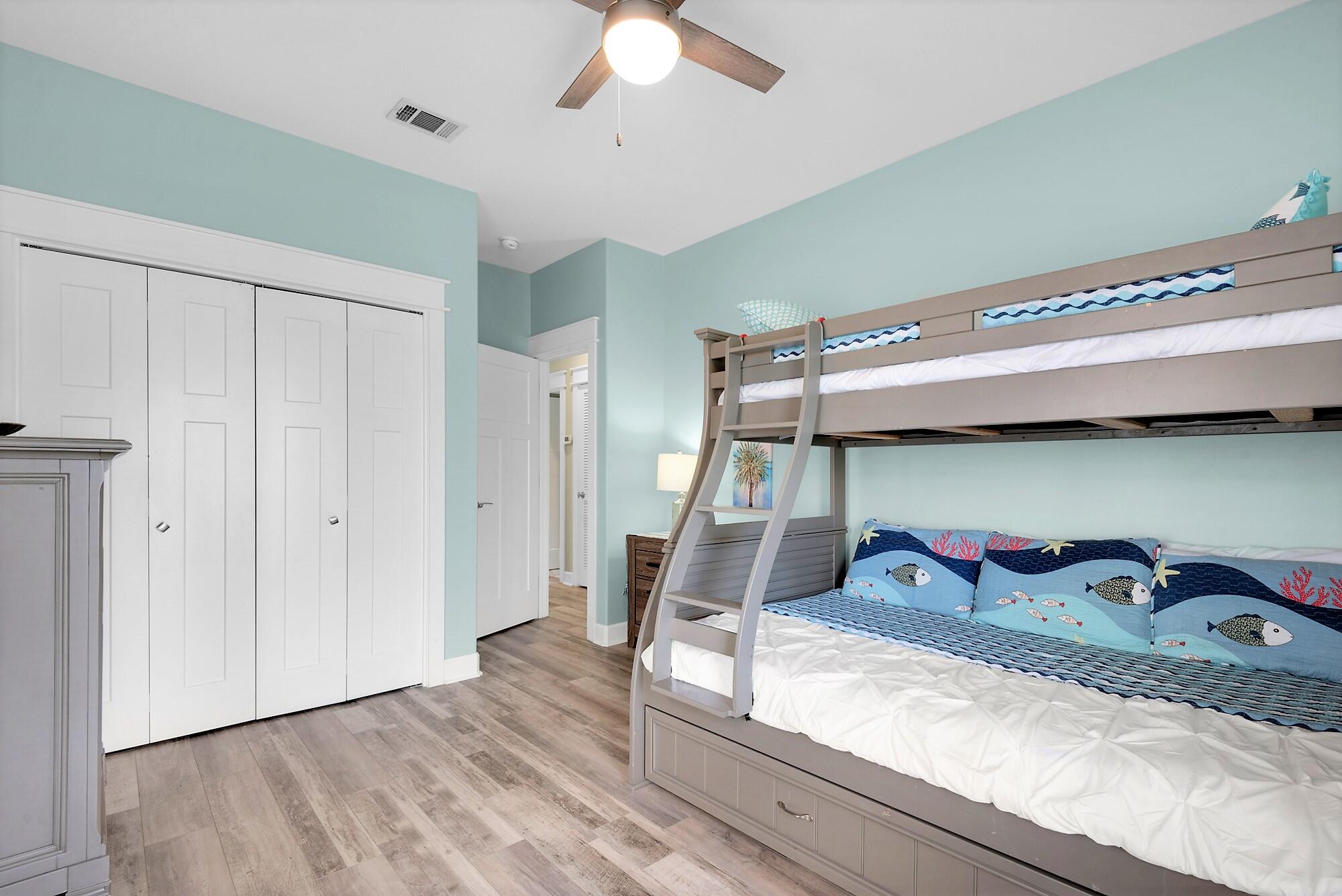 EMERALD WATERS VILLAGE - Residential
