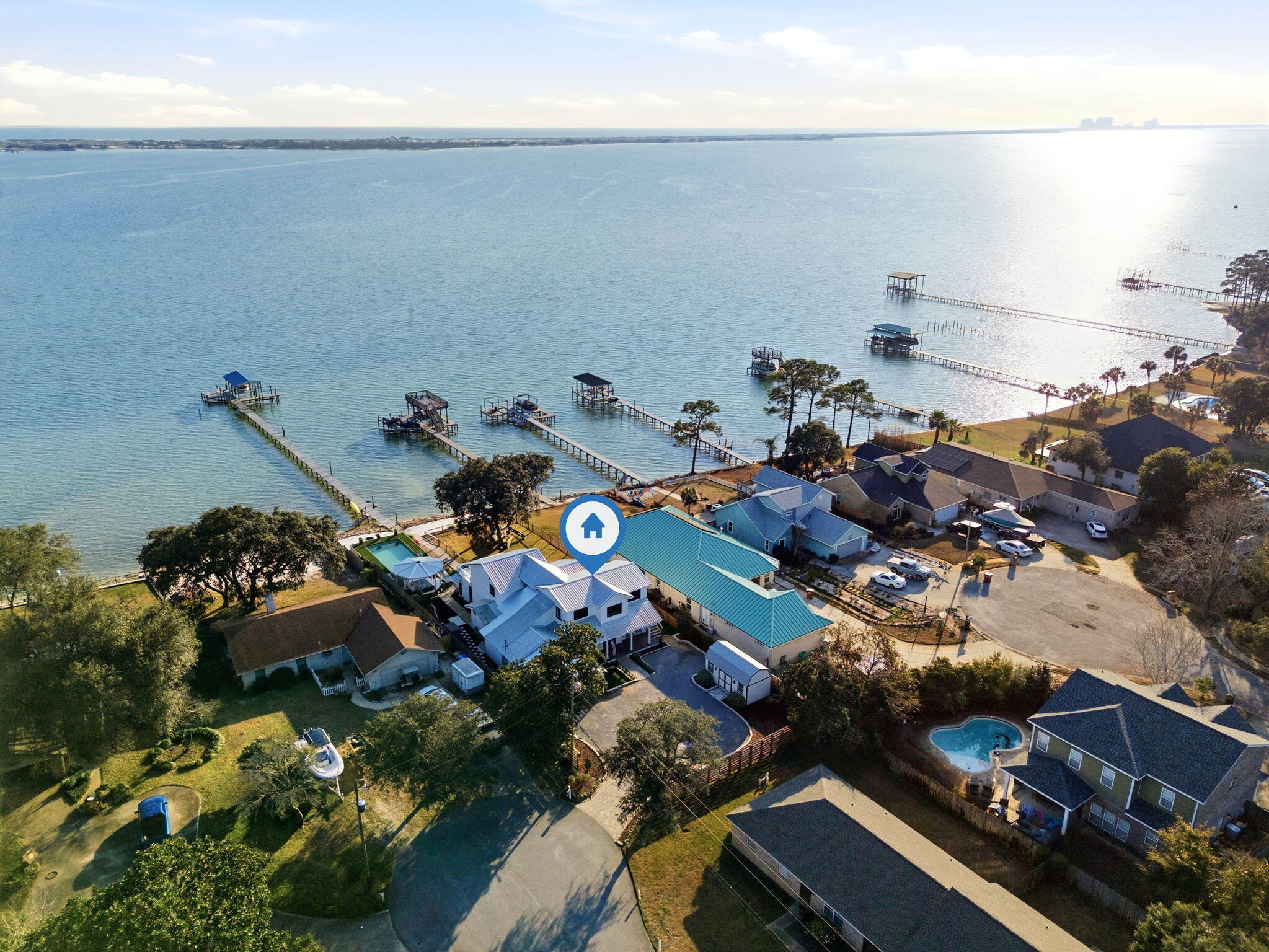 CRESCENT SHORES - Residential