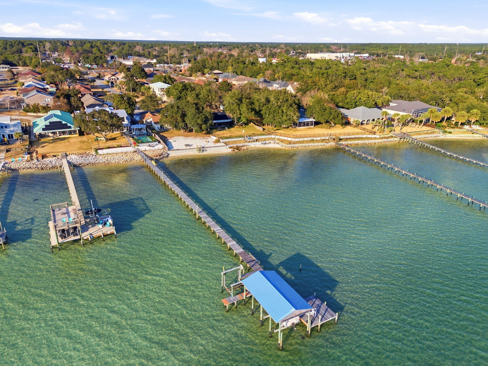 CRESCENT SHORES - Residential