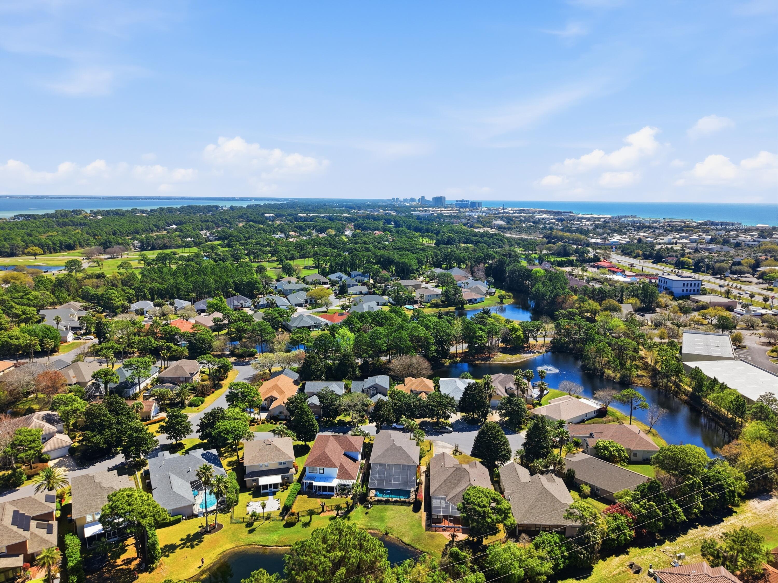 EMERALD LAKES PH 1 - Residential