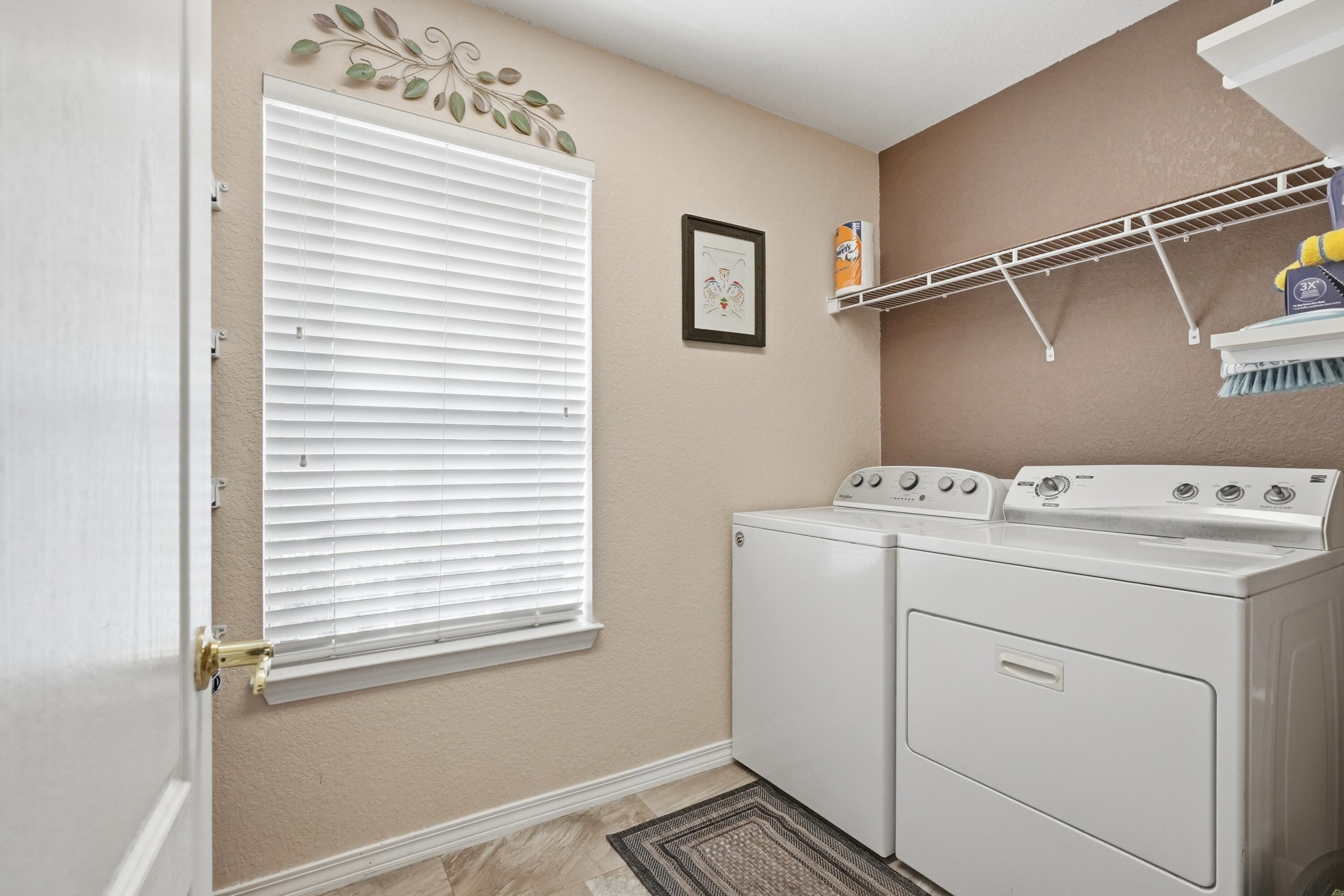 EMERALD LAKES PH 1 - Residential