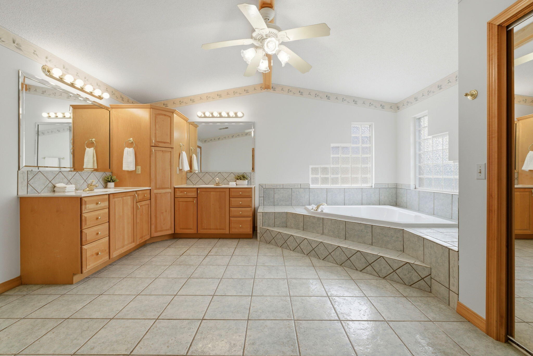 SOUTH GULF MANOR - Residential