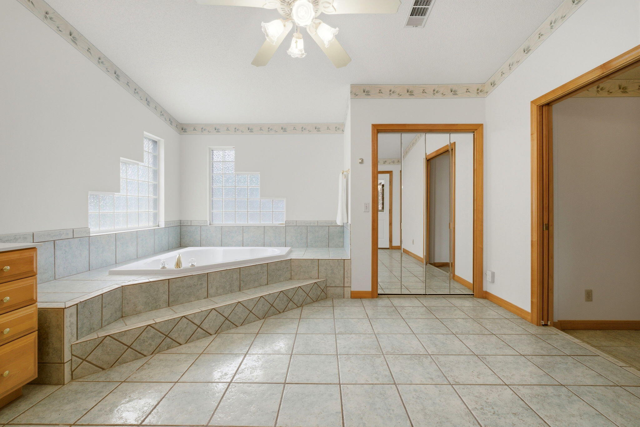 SOUTH GULF MANOR - Residential
