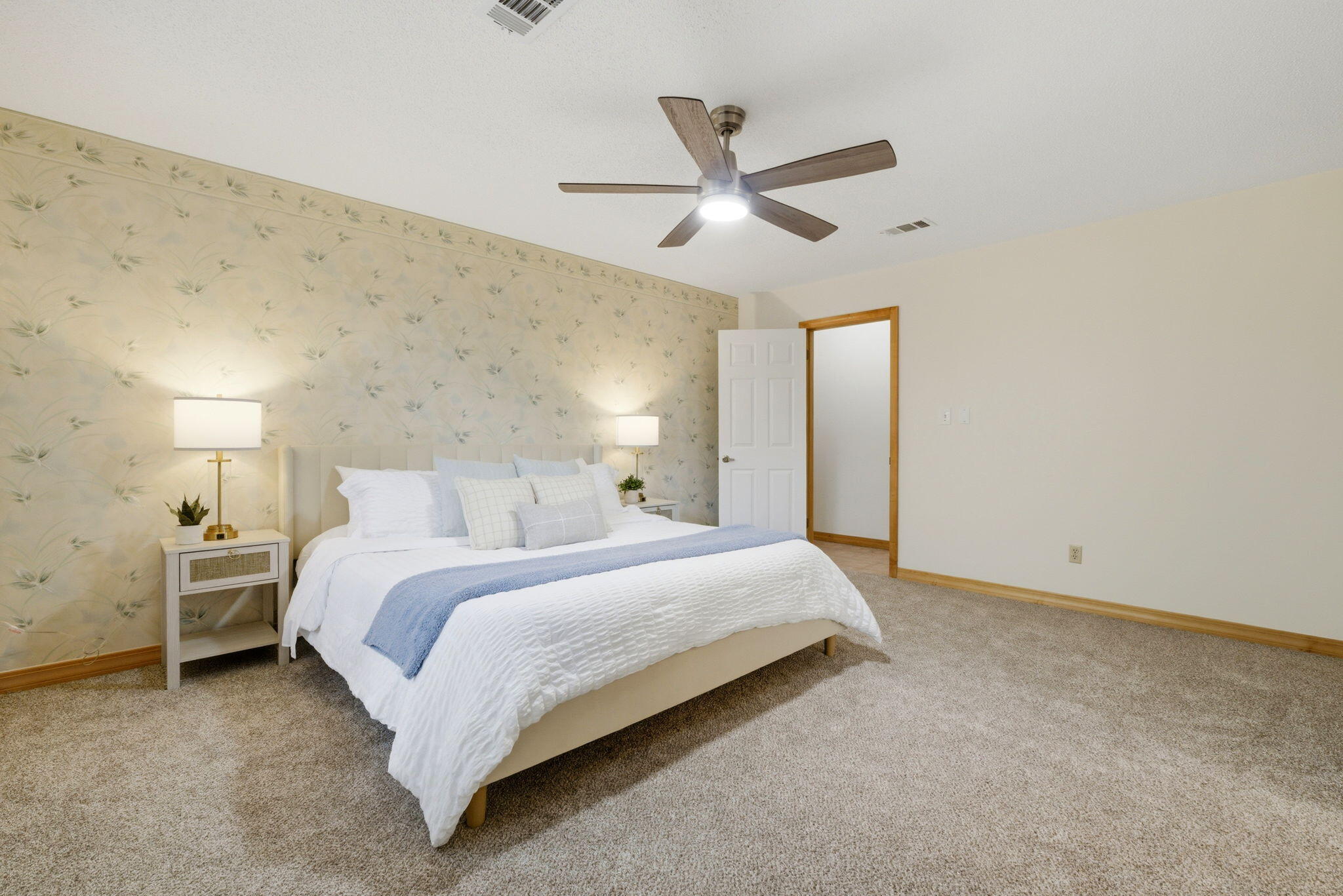 SOUTH GULF MANOR - Residential